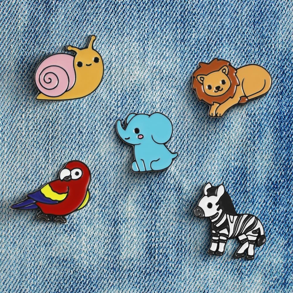 5 Pcs Wildlife Animal Brooch Set,Cartoon Elephant Zebra Snail Lion Parrot Brooch Pins Forest Animal Lapel Pin Enamel Badges Cute Brooches for Teen Children Kids Clothes Backpacks Decor
