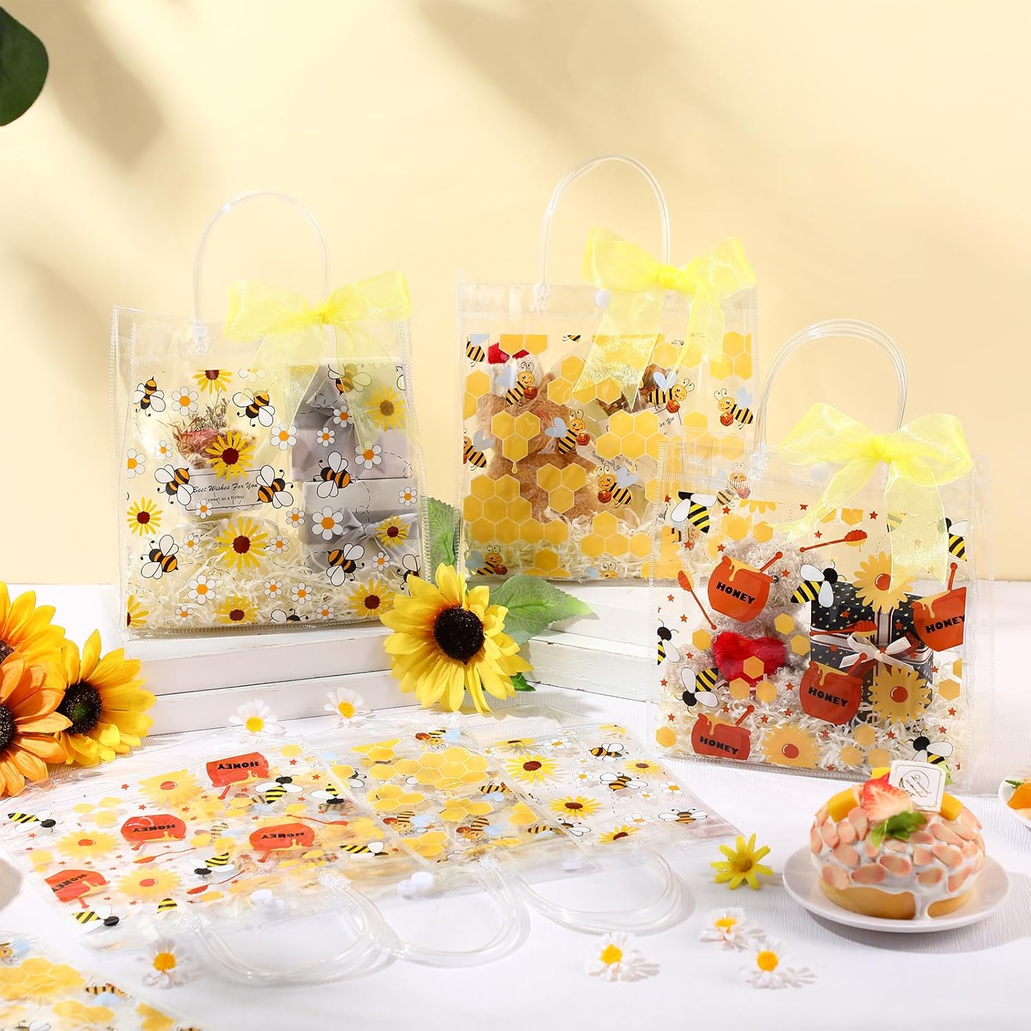 SilTriangle 30 Pcs Clear Bee Gift Bag with Handle Ribbon PVC Bee Party Favor Bag Reusable Honey Bow Goodie Treat Snack Party Supplies for Birthday Gender Reveal Baby Shower, 7.9''x 7.9''x 3.2''