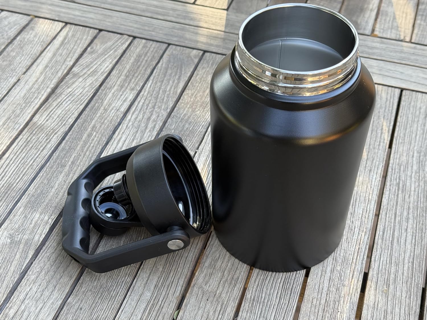64 Ounce Half Gallon Insulated Water Bottle, Large Capacity Vacuum Flask with Handgrip (Black) - Image 3