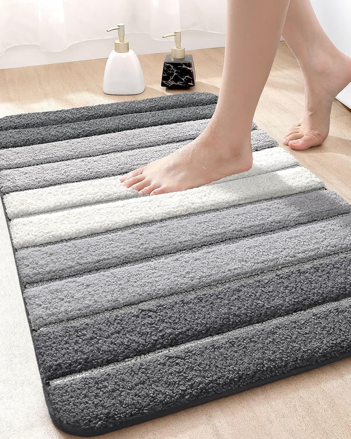 DEXI Badematten für Badezimmer, saugfähige Mikrofaser, schnell trocknend, waschbar, Badezimmerteppiche mit rutschfester Unterseite, für Duschboden, Waschbecken, Badewanne, Grau