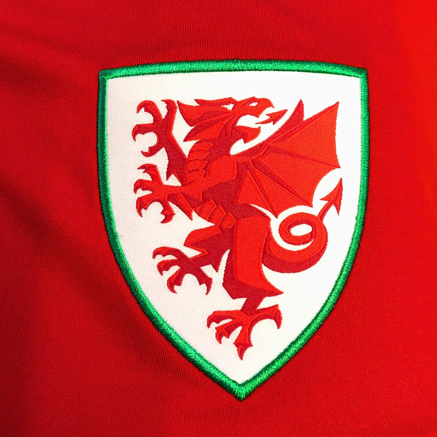 Wales Cymru FAW Official Soccer Gift Mens Poly Training Kit T-Shirt