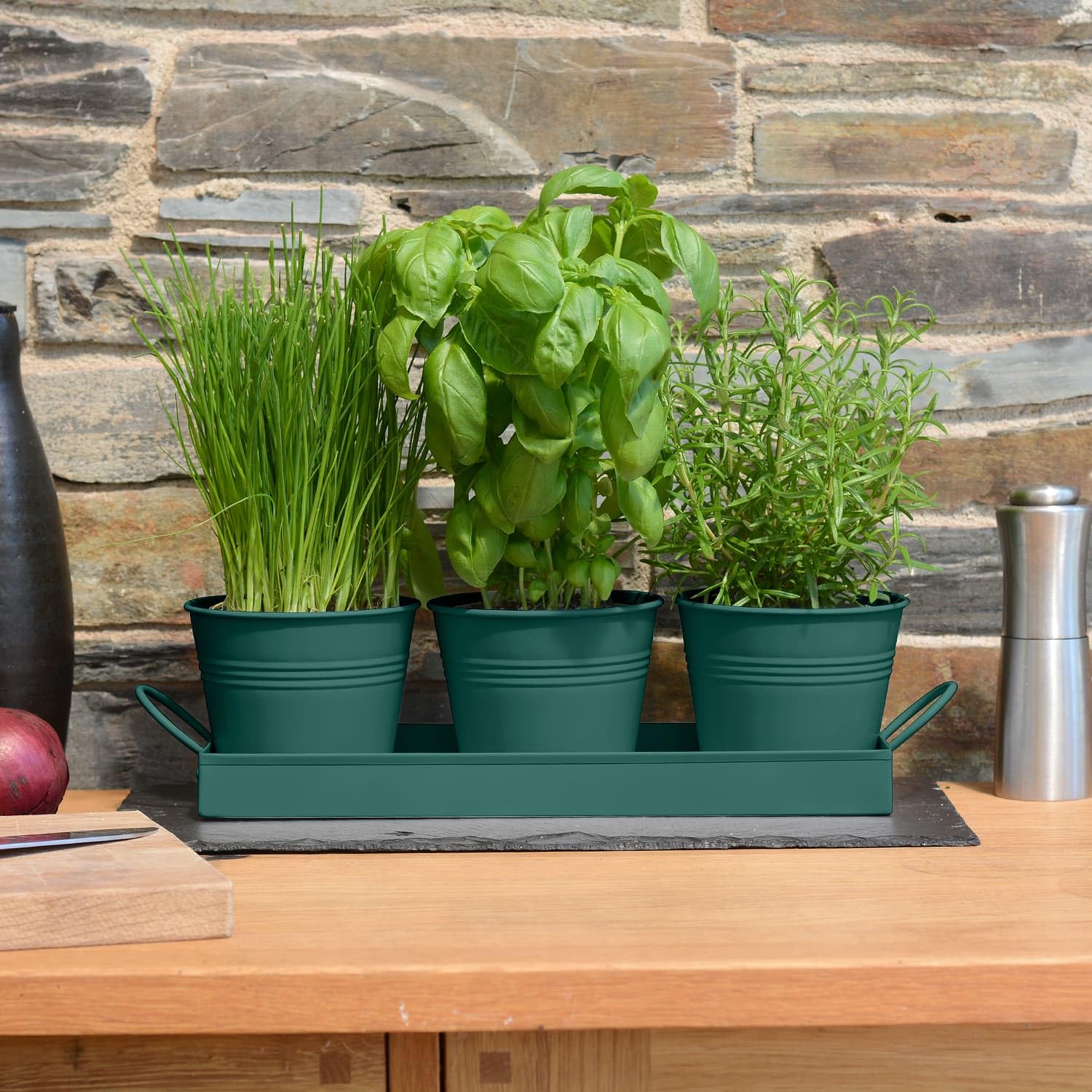 CKB LTD Lot de 3 pots de fleurs en métal pour herbes avec bac d'égouttement - Jardinière traditionnelle pour rebord de fenêtre d'intérieur - Jardinière colorée pour la cuisine - Cultivez vos propres