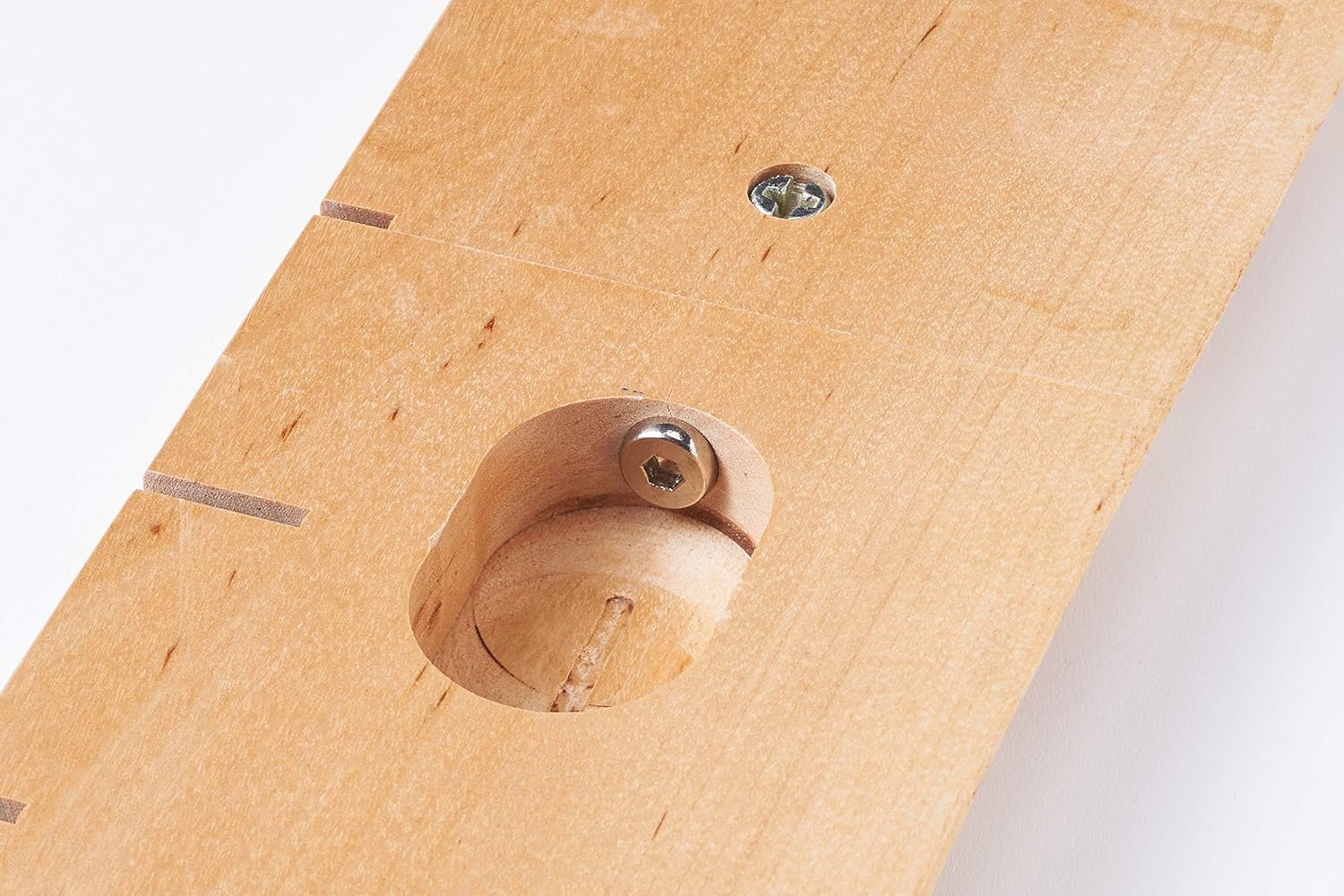 身長計（杉／名入れナシ）／木製身長計／温かみのある天然木／おしゃれな壁掛け身長計／組立式／お子様の誕生と成長の喜びをいつまでも／出産