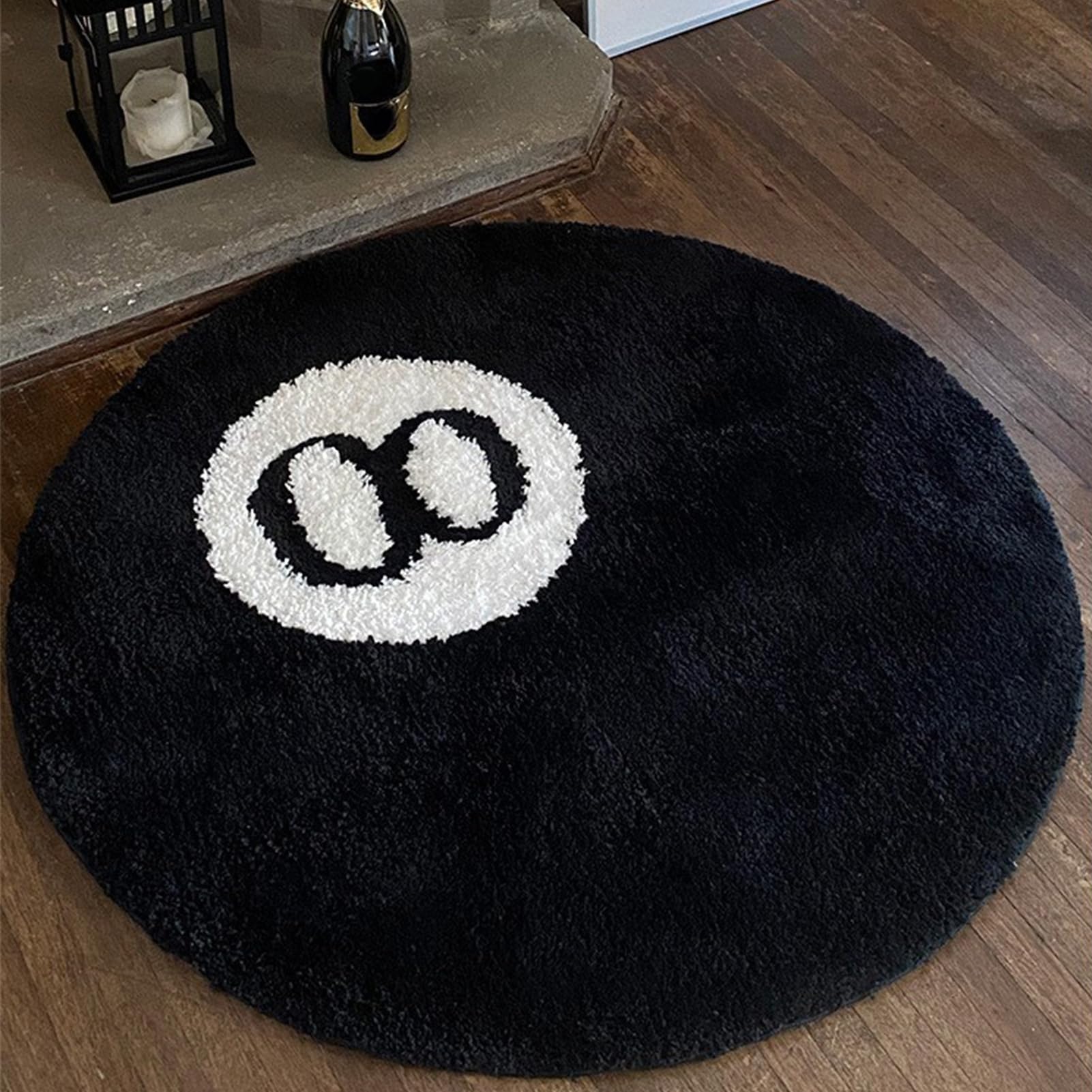 Amazon｜エイトボールラグ、80cm X 80cm 軽量ブラック8ボール