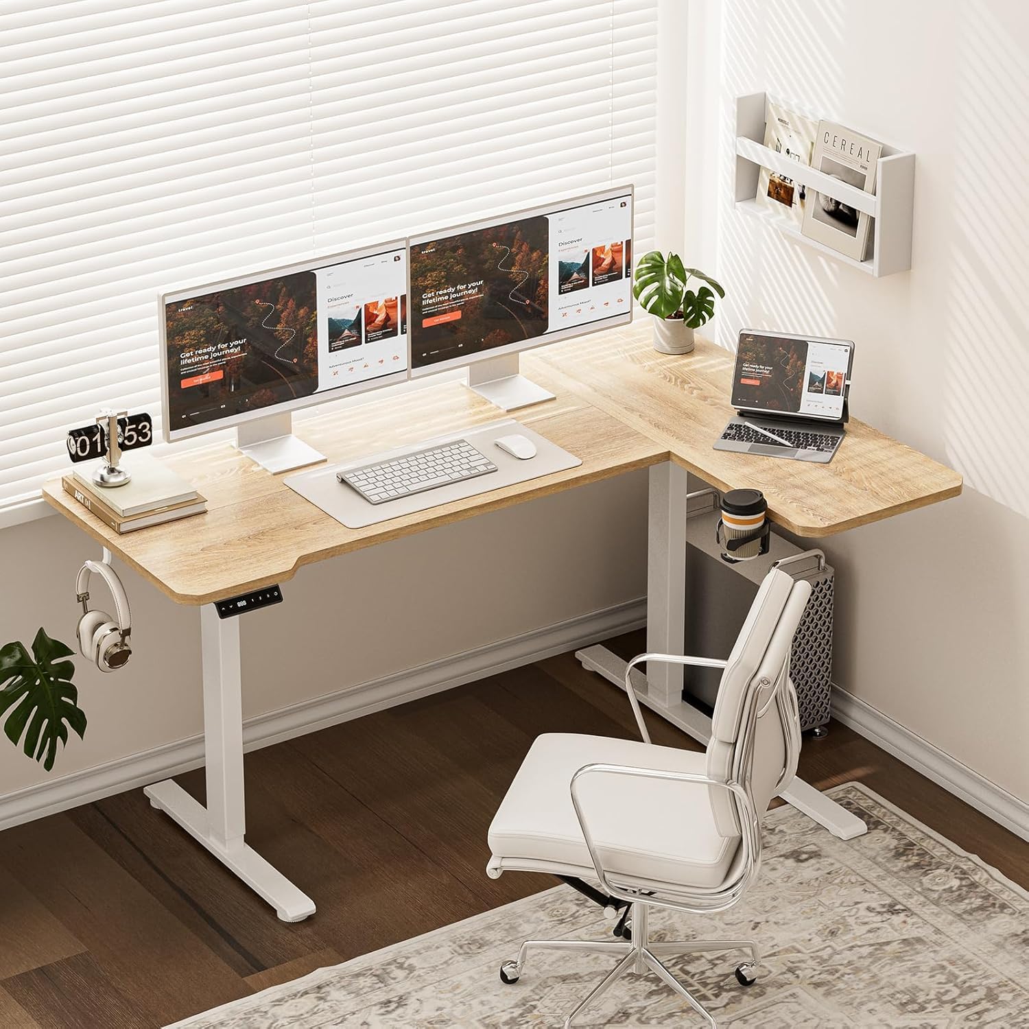 Acrolix Scrivania angolare regolabile in altezza, forma L, 130 x 80 cm, altezza elettrica, regolabile in altezza, ergonomica, L con portabevande e ganci, stabile tavolo da ufficio, marrone chiaro