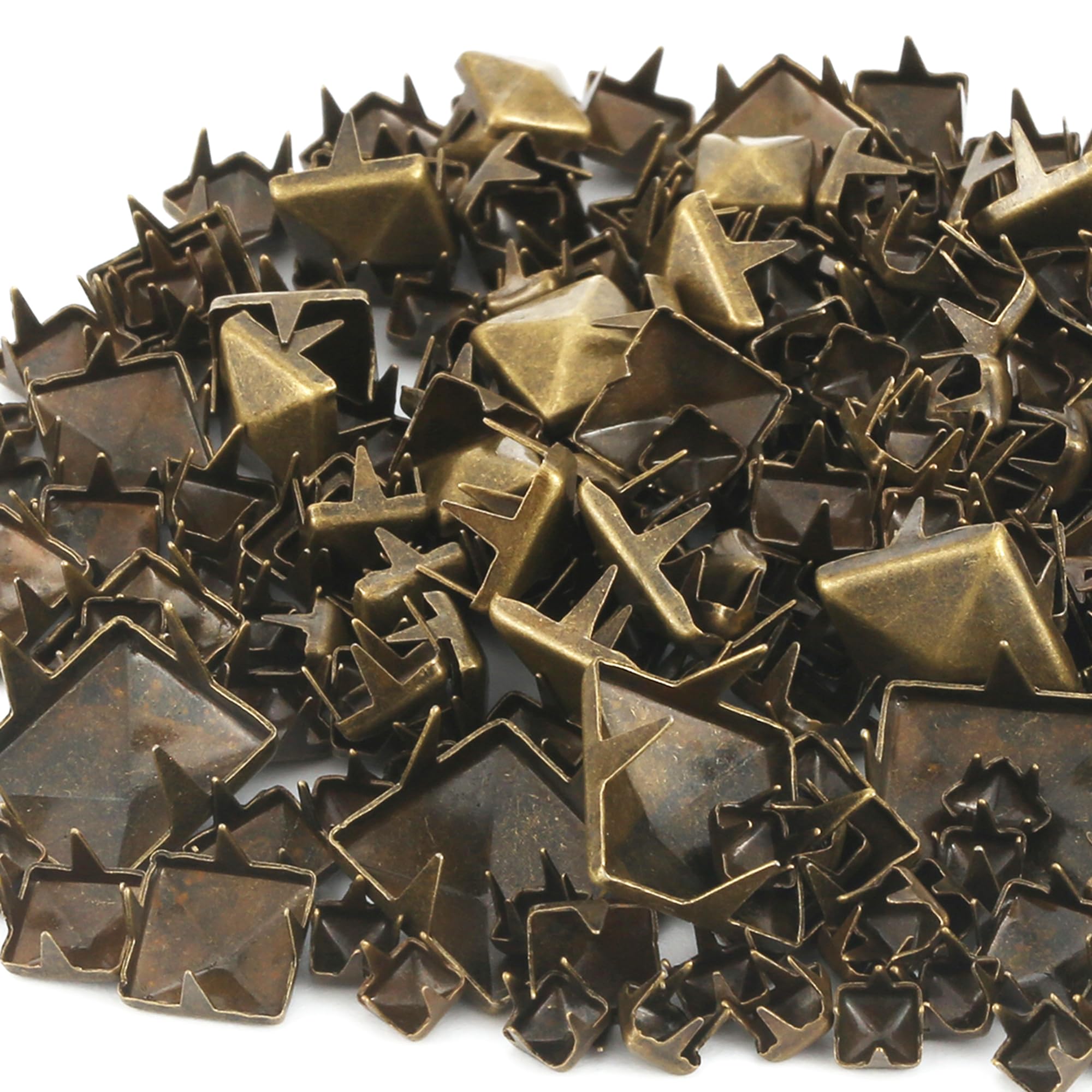 Amazon.com: YORANYO 968 Pcs Assorted Sizes Square Pyramid Studs