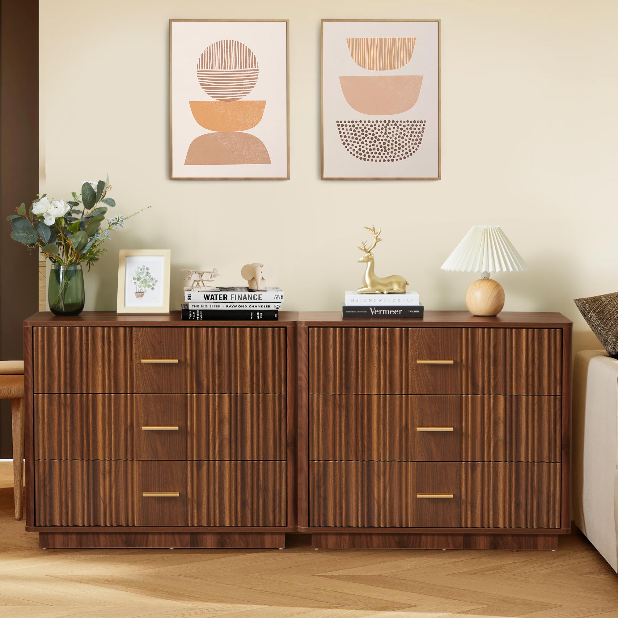 Fluted Dresser for Bedroom with 3 Drawers,31.5"Wide Modern Chest of Drawers with Metal Handle,Large Storage Dresser, Wood Closet Clothes Storage