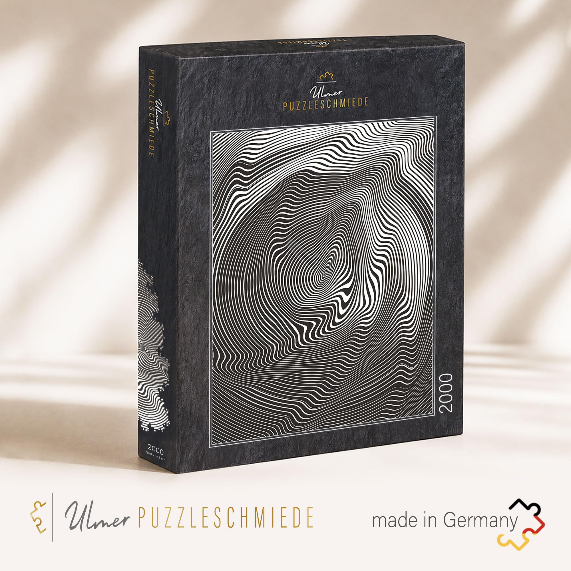 Ulmer Puzzleschmiede - 2000 Teile Impossible Puzzle Irrwitz - Schwarz-weiß-graue geometrische Linien - Nichts für Puzzle-Anfänger