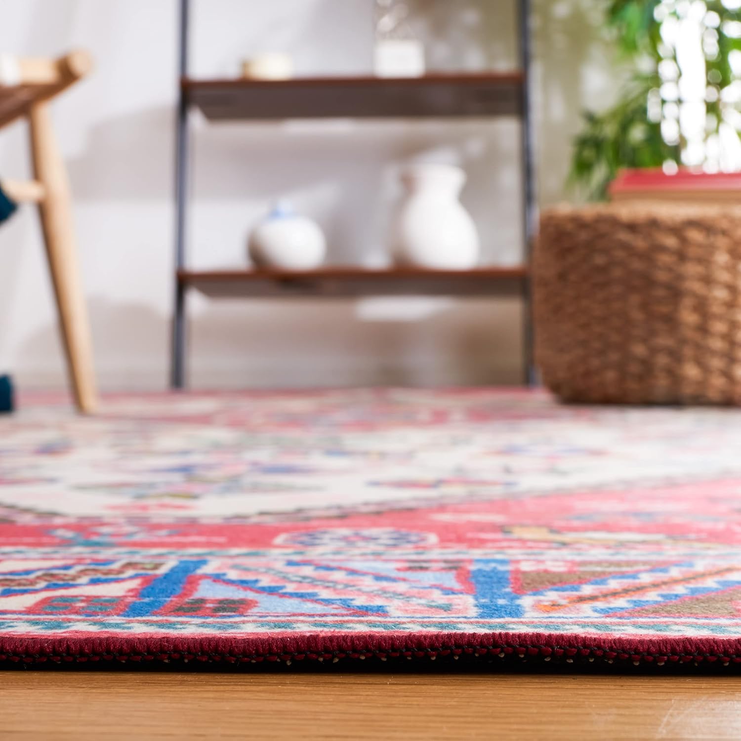 SAFAVIEH Washable Rug Tucson Collection - 9' x 12', Beige & Rust, Slip Resistant & Easy to Clean, Ideal for Living Room, Bedroom, Dining Space (TSN194B)