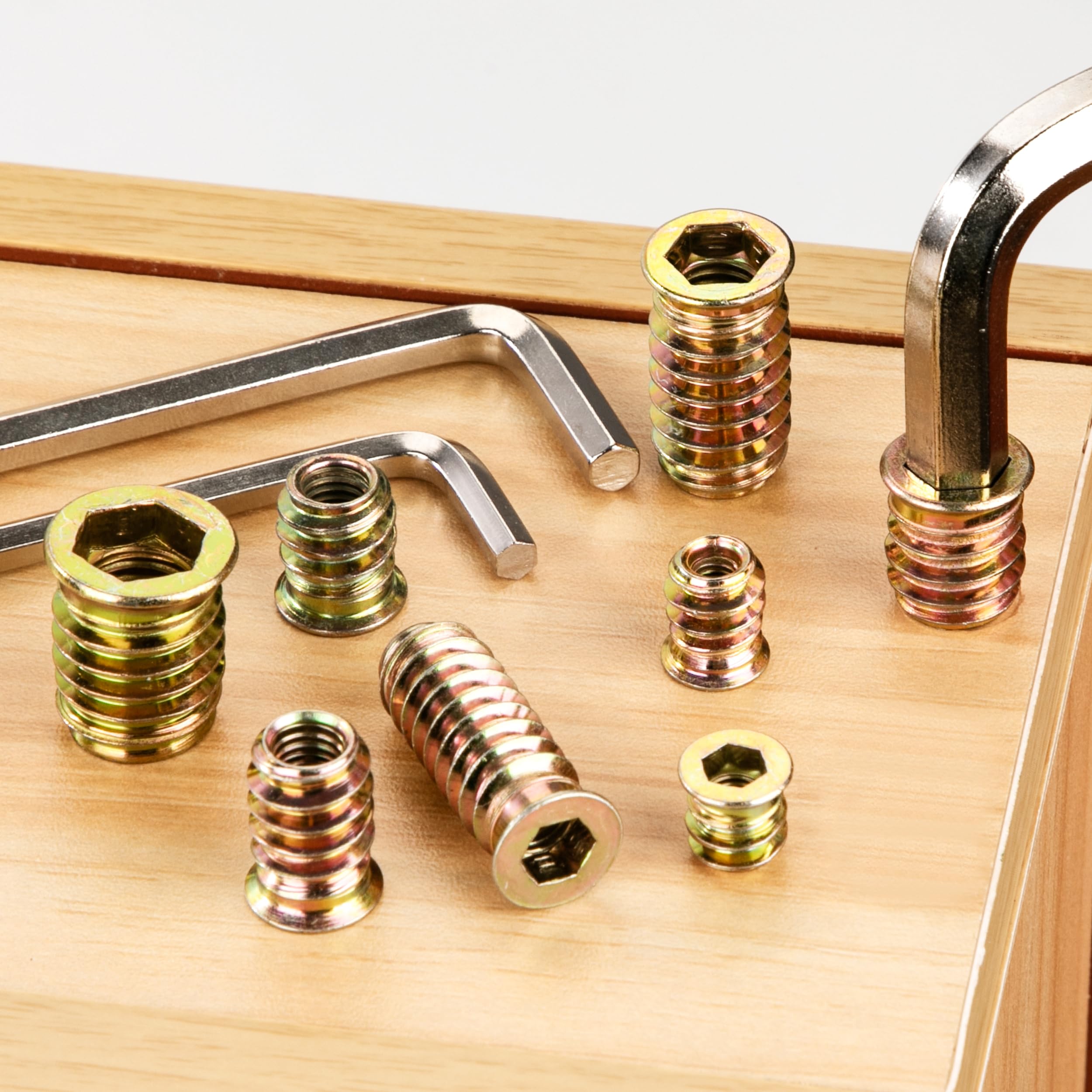 Boccole Filettate per Legno M4 20 Pezzi Inserti Filettati in Acciaio Zincato M4x10mm Rivetti Filettati con Chiave Esagonale per Mobili in Legno