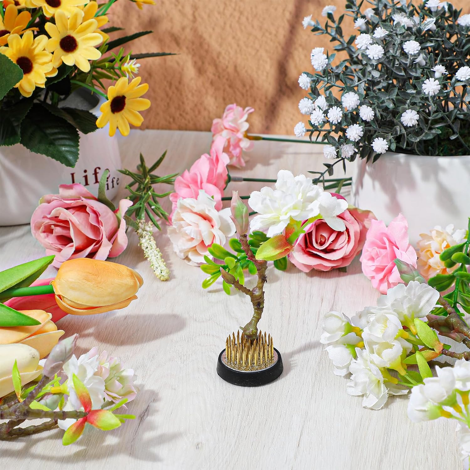 PercyEffie 8Pcs Flower Frog Round Brass Flower Arrangement Holder 1.34In Floral pins Floral Frog for Arrangements vase Frogs stem Holders Pin Holder for Ikebana Home Decoration Supplies Mini Plant