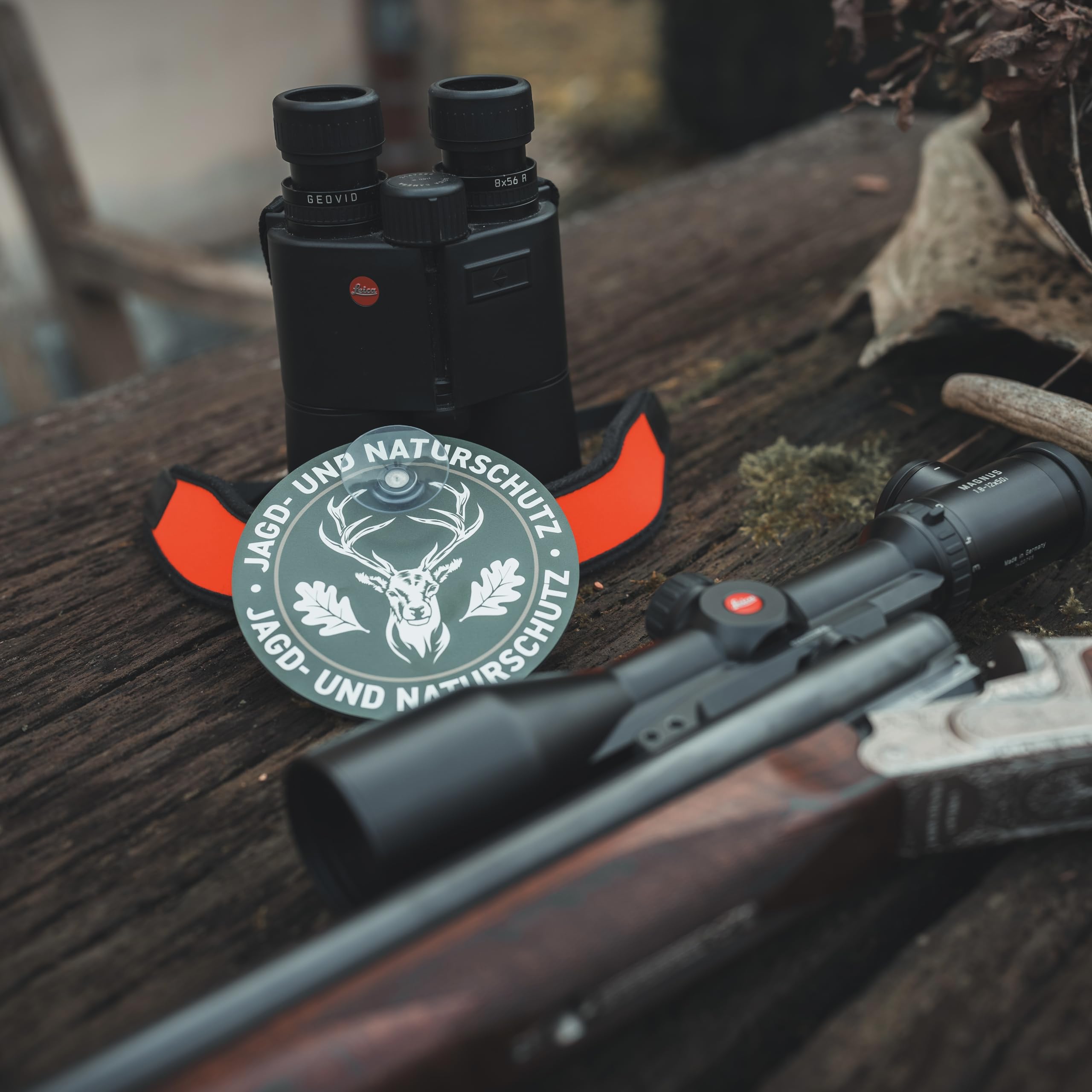 Jagdschild - Autoschild für die Scheibe mit Hirsch für Jäger & Jägerinnen, starker Saugnapf, 13cm Ø, aus Aluverbund (Metall), formstabil, UV- & witterungsbeständig