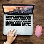 IULONEE Type C Wired Mouse Silent Computer Mouse Optical Gaming Mice Ergonomic 7 LED Backlight 2400 DPI 6 Buttons for Office Windows PC,Laptop,Desktop,Notebook,MacBook (Pink)