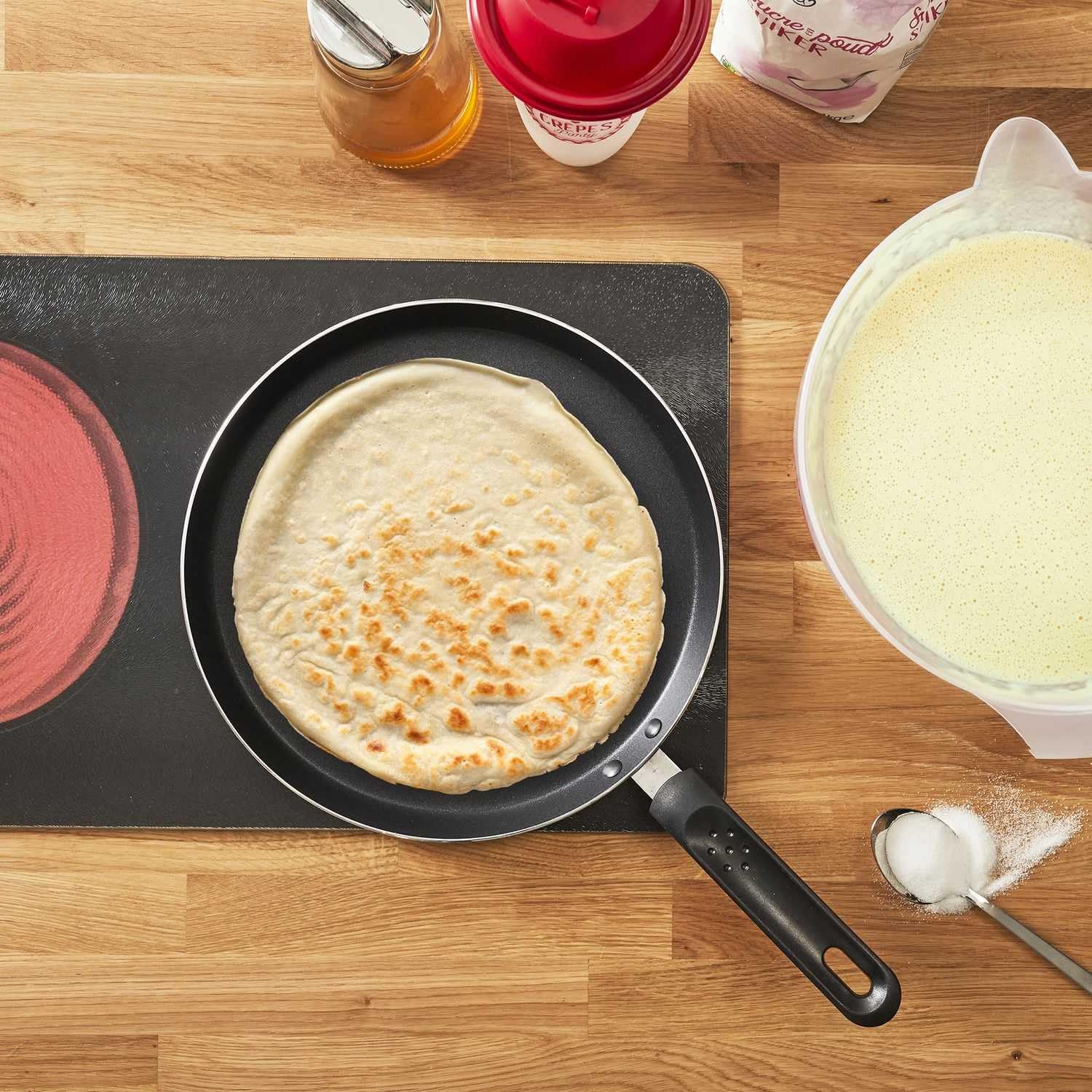 Crêpière Antiadhésive LILY COOK 26 Cm - Aluminium - Pour Crêpes, Pancakes, Omelettes - Facile à Nettoyer