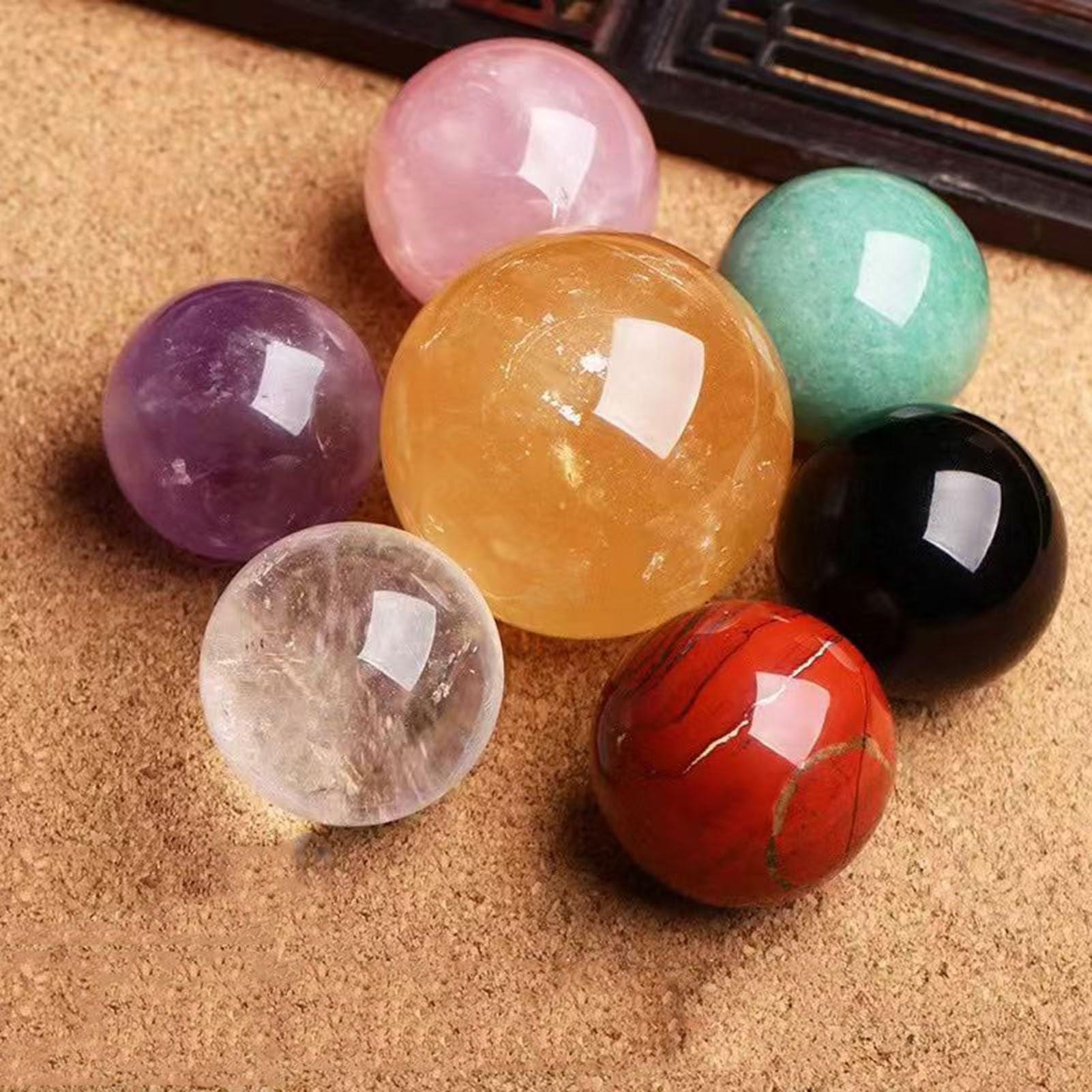 Figurina di Gruppo di Chakra a Sette Stelle, Statua di Sfere di Cristallo di Quarzo Reiki con Supporto in Cristallo di Vetro Trasparente per la Decorazione Domestica,4.72IN