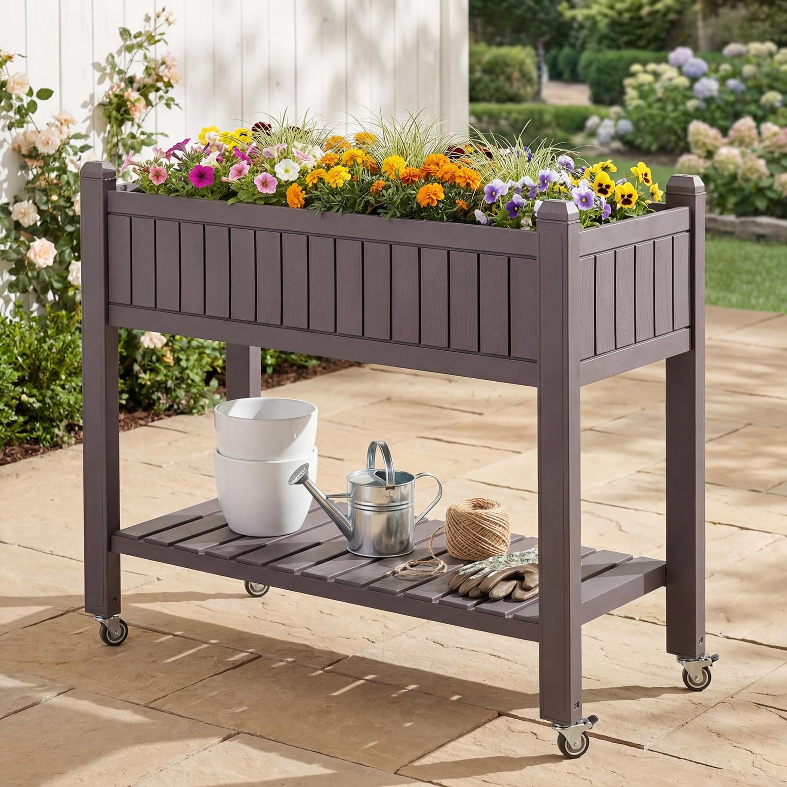 GOPLUS Hochbeet mit Rollen & Ablageregal, erhöhtes Gartenbeet mit Ablauflöchern, wasserfester Pflanzkasten aus Kunststoff & Metall, Kräuterbeet für Garten, Balkon & Terrasse, 108 x 44 x 88,5 cm