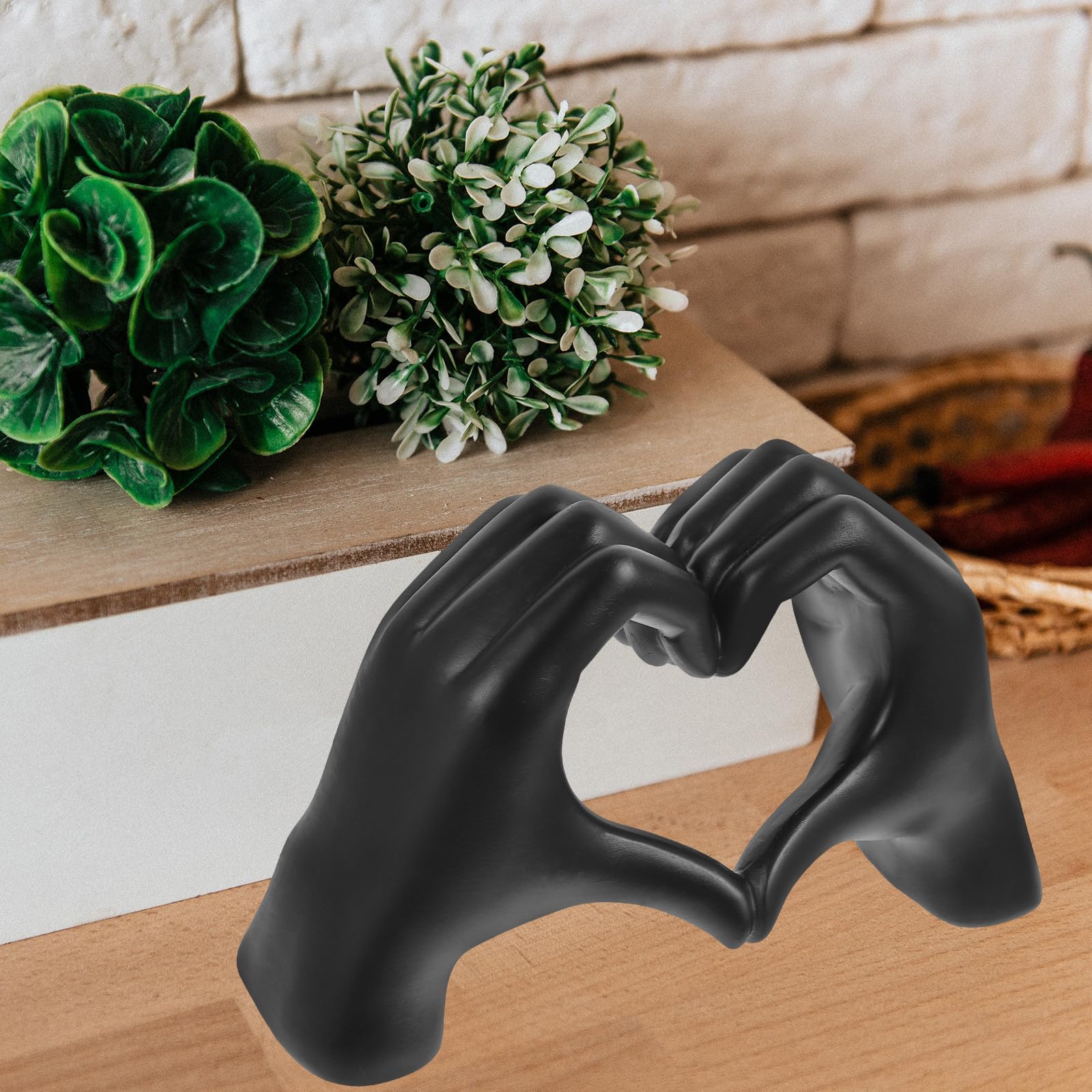 GANAZONO Scultura da Tavolo a Forma di Cuore Gesto della Mano in Resina Nera, Resistente e Robusta, Decorazione Elegante per Interni e Scrivania