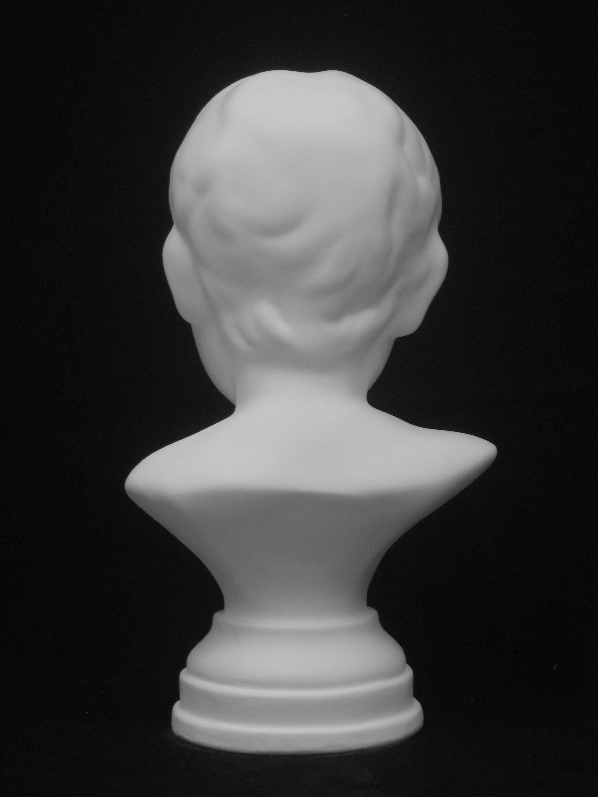 石膏 美術品 白 Amazon.co.jp: 石膏像 A－338 うつむき坊や H．27cm