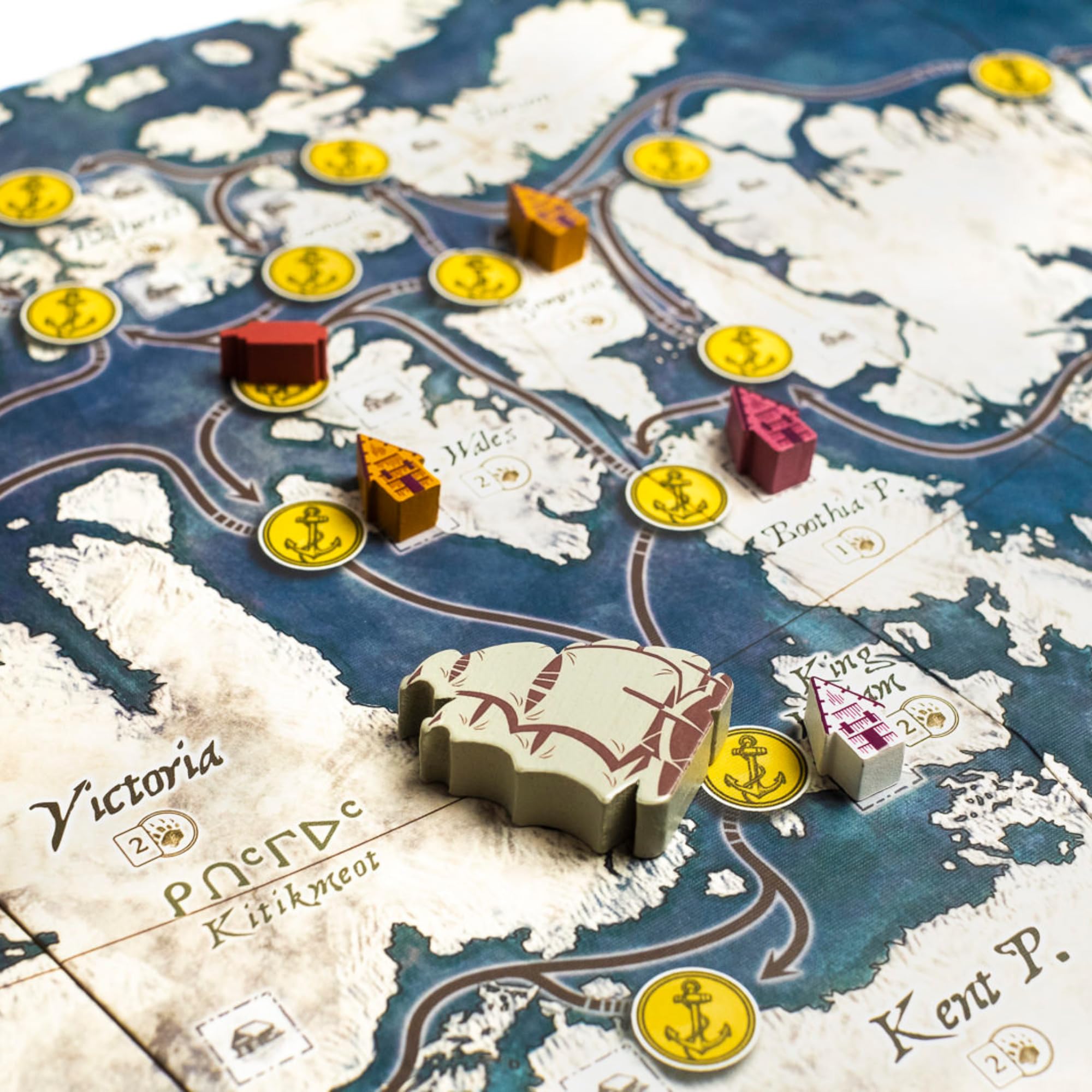 2Tomatoes Games | Through Ice and Snow | Juego de Mesa de Exploración en el Ártico | Estrategia y Aventura | 1-4 Jugadores | +14 | Español, Alemán, Inglés y Francés | Histórico, Lugares, Marítimo