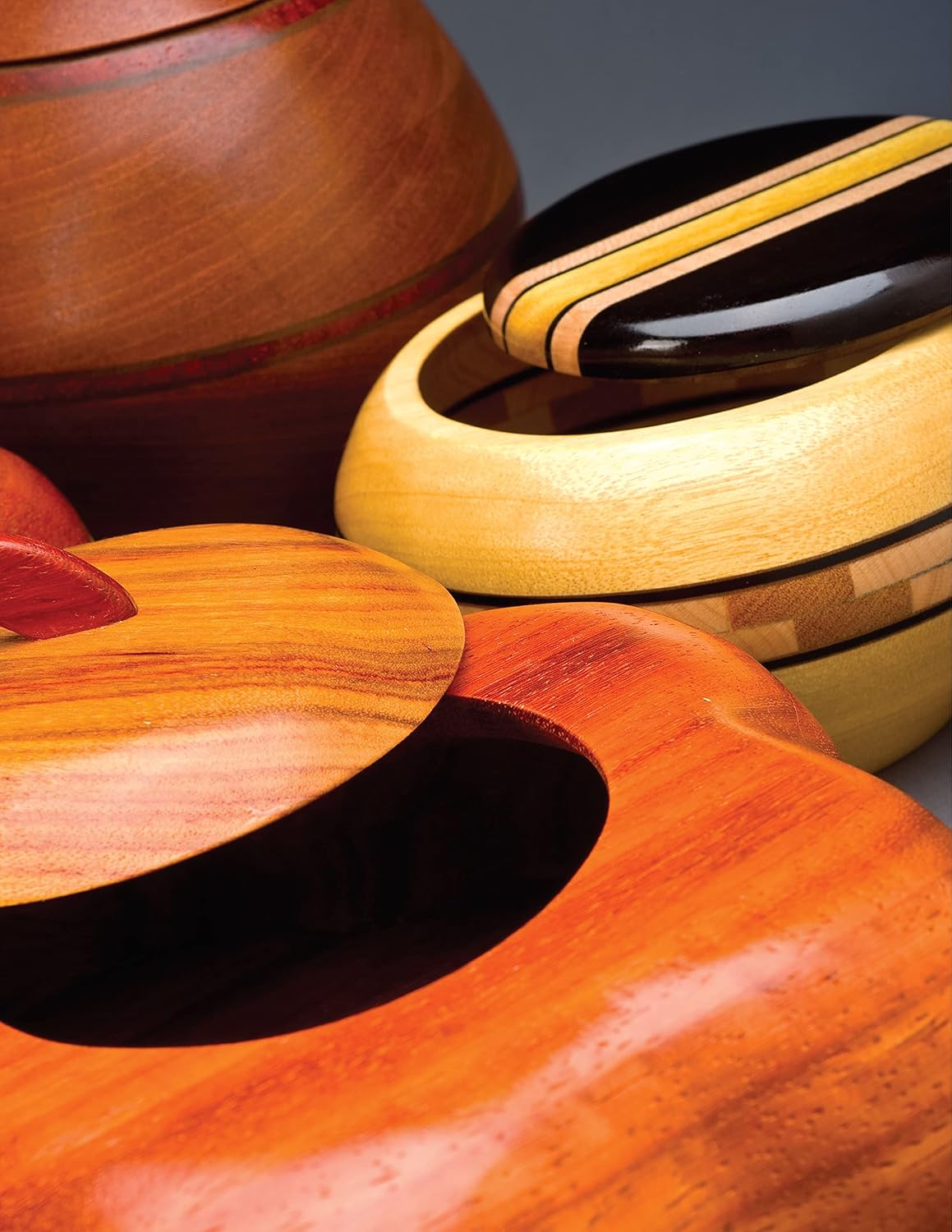 Creative Wooden Boxes from the Scroll Saw: 28 Useful & Surprisingly Easy-to-Make Projects (Fox Chapel Publishing) Patterns and Step-by-Step for Jewelry Boxes, Pivot Lids, Food-Shaped Boxes, and More