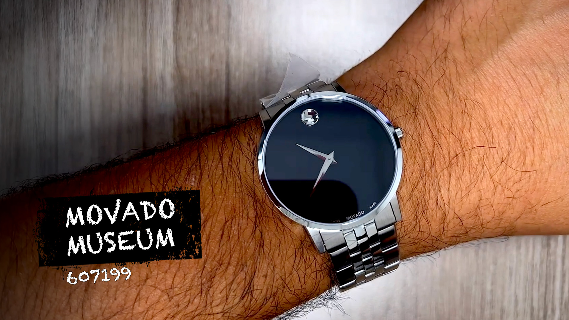 Watch Review on the Wrist Movado Museum 607199 Black Dial on  display picture 2