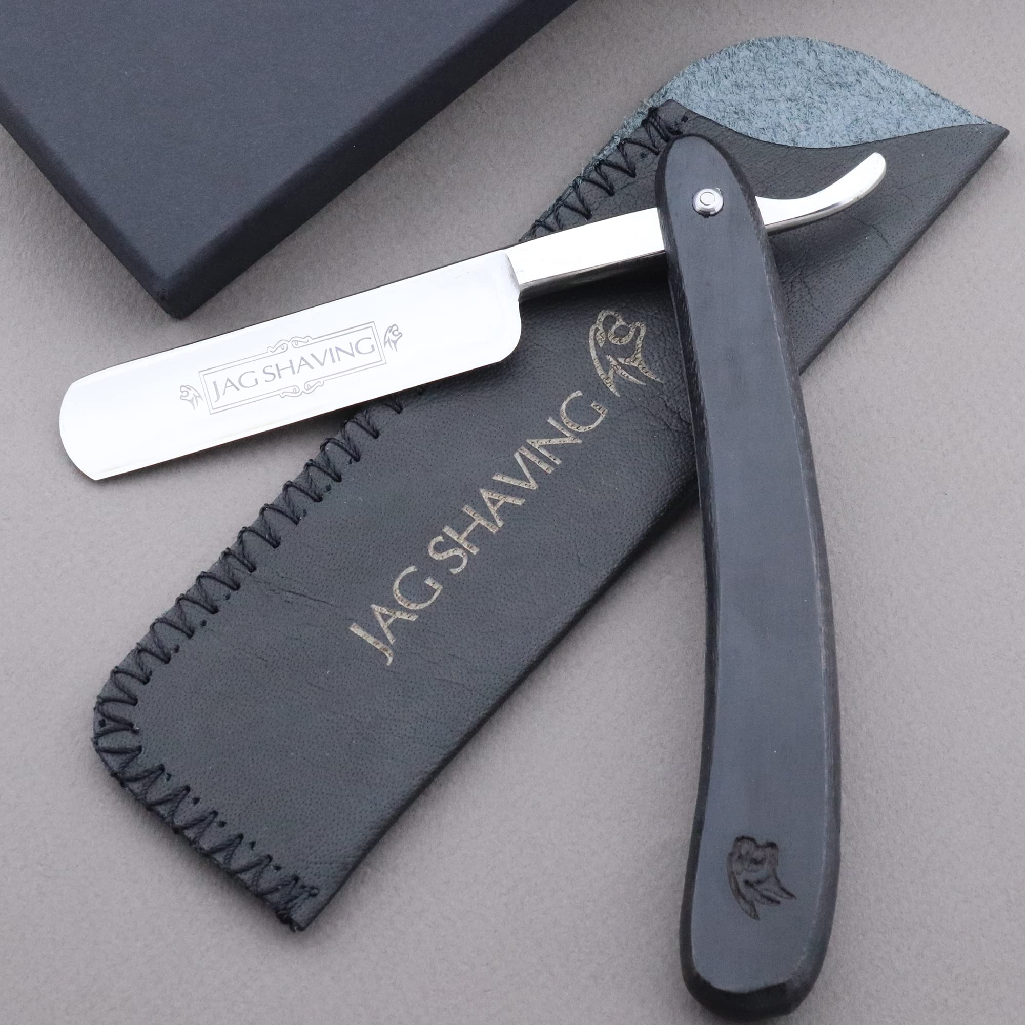 Jag Shaving Zestaw do golenia – 6-częściowy zestaw do golenia – brzytwa – pędzel do golenia z syntetycznych włosów – mydło do golenia – skórzane etui na maszynkę do golenia – blok ałunowy – skóra