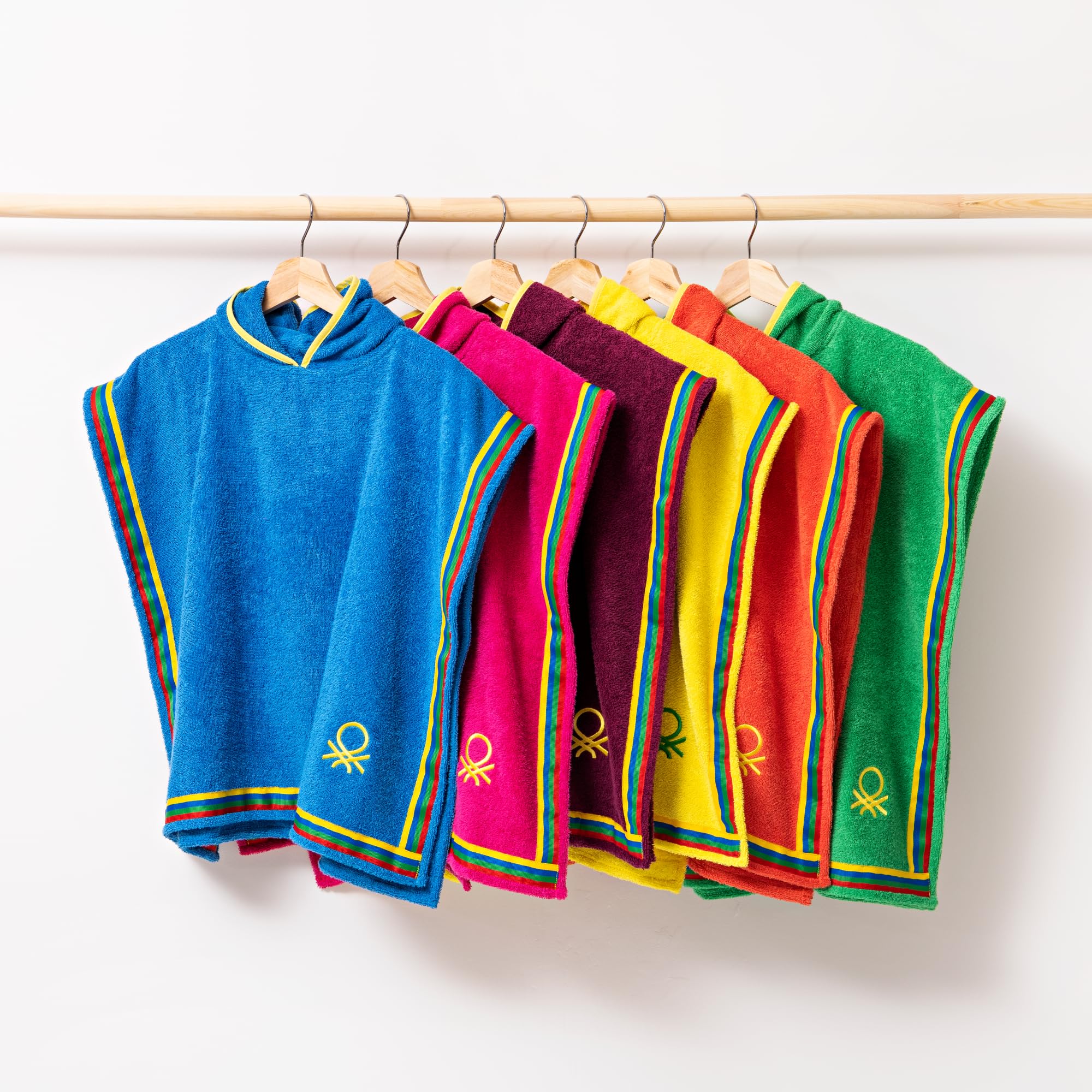 United Colors of Benetton. Accappatoio poncho da bambino, 85 x 85 cm, 380 GSM, 100% cotone, durata eccezionale, piacevole al tatto, certificato Oeko-Tex, lavabile in lavatrice, collezione Kids