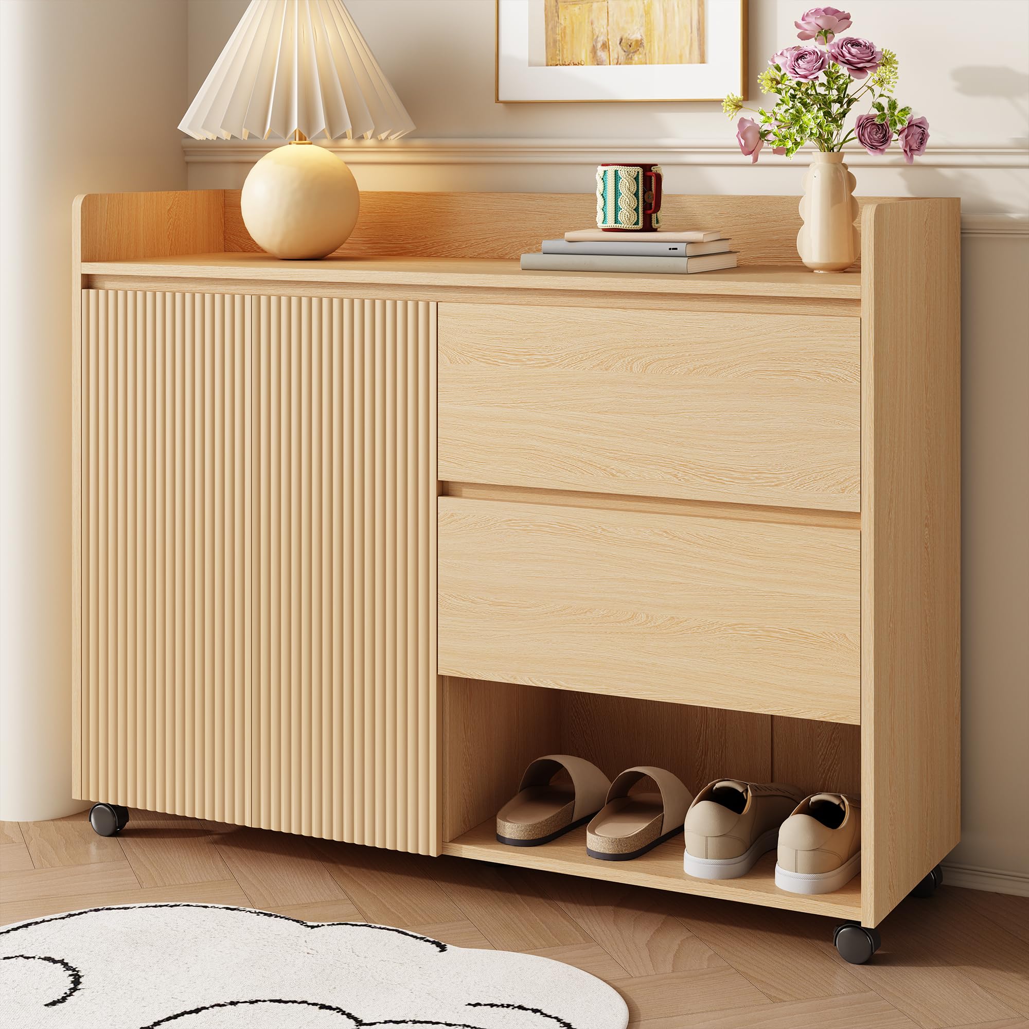 Calivra Mobiler Schuhschrank 110 x 35 x 86 cm, Schuhkommode mit Rollen, Bremsen, Schubladen, offenen Fächern und verstellbaren Einlegeböden, Natur Küche, Haushalt & Wohnen