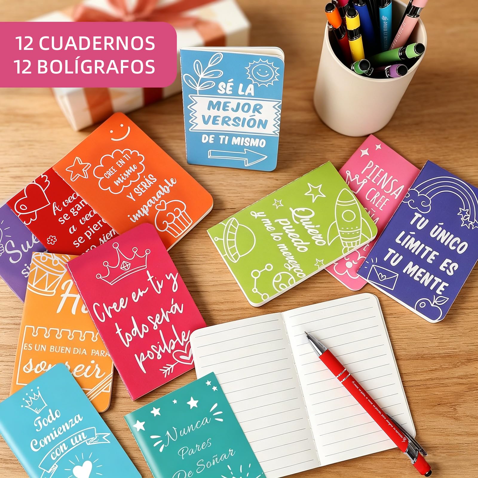 12 libretas en formato mini y 12 bolígrafos con frases motivadoras en español: el regalo ideal para estudiantes, profesores, colegios y oficinas.