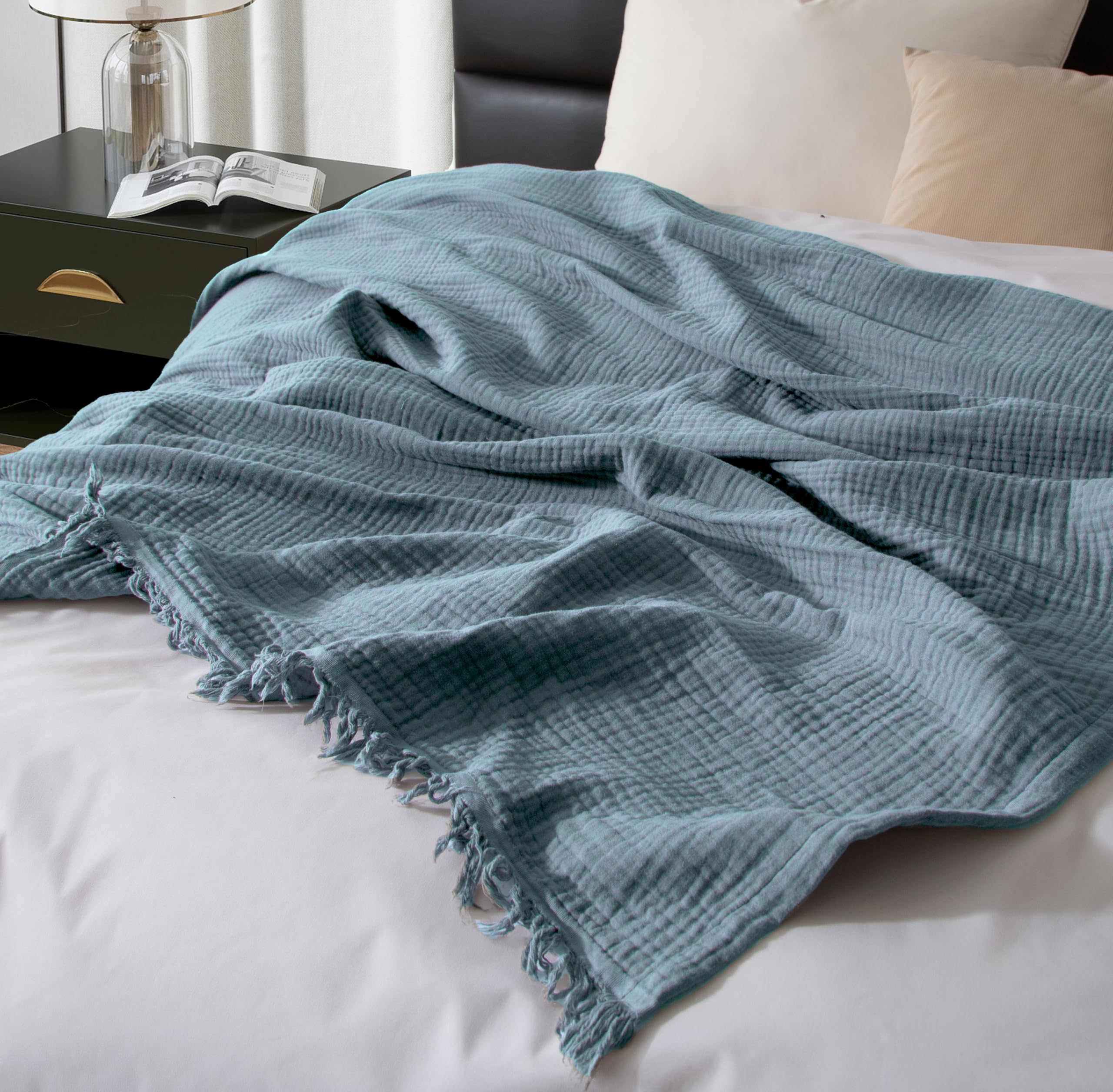 KyraHome Couverture en Mousseline 100% Coton Bio pour canapé, Adulte, prélavée, Teinture végétale, Respirante, légère, en Gaze Douce pour Femme, Toutes Saisons, 140 x 152 cm, Bleu Ardoise