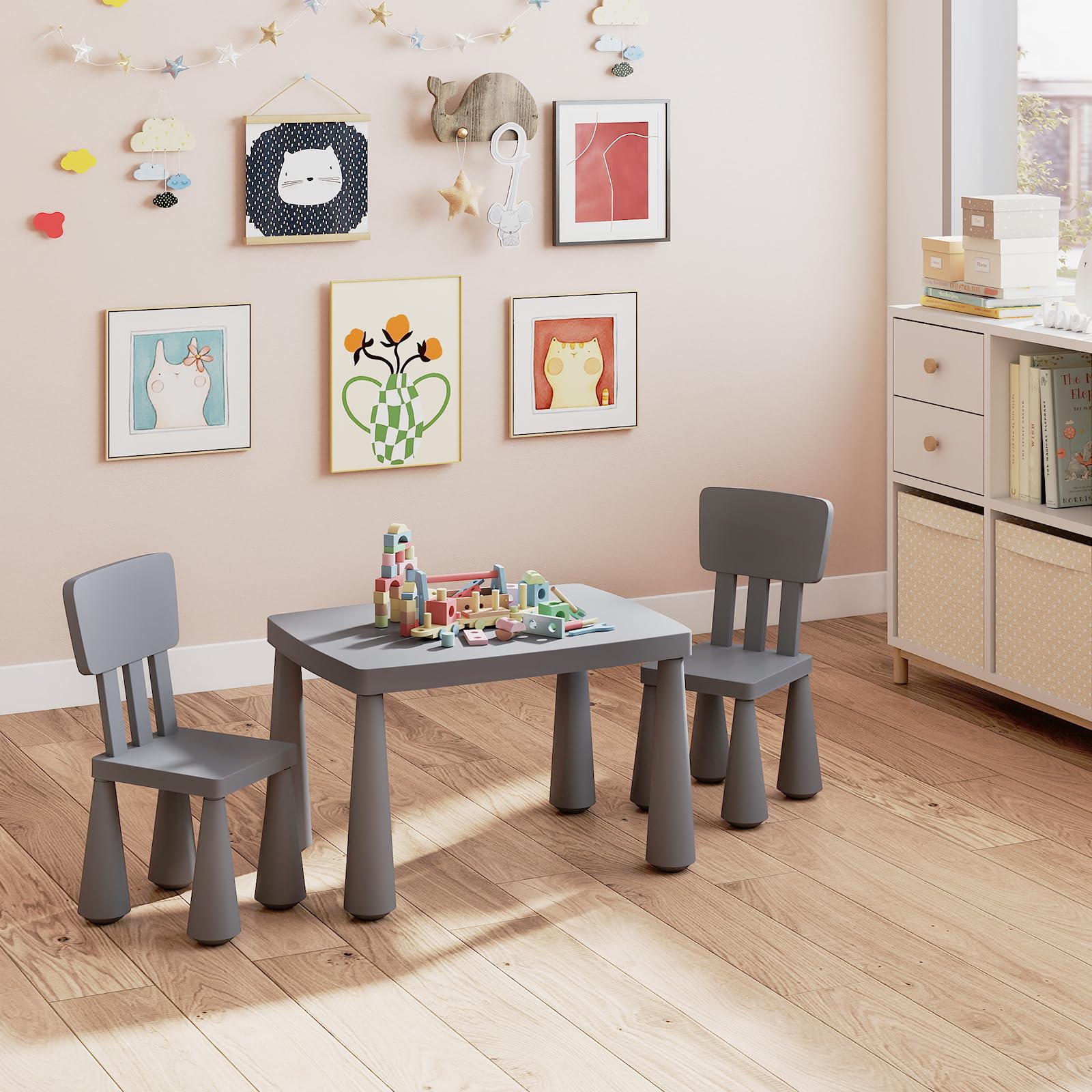 DREAMADE Kindertisch mit 2 Stühlen, 3tlg. Kindersitzgruppe mit abgerundeten Kanten zum Lernen & Essen & Spielen, Sitzgruppe aus Kunststoff, Kindermöbel Set für Mädchen und Jungen (Grau)
