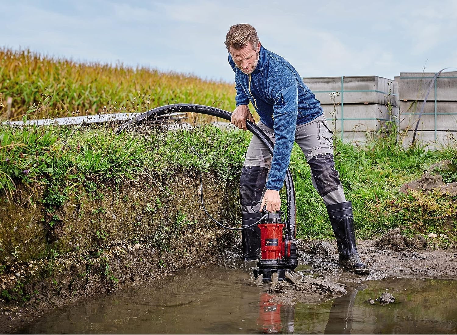 Einhell Pompe d’évacuation pour eaux chargées GE-DP 900 Cut (900 W, Débit Max 16 000 L/h, hauteur refoulement max. 11,5 m, immersion max. 7 m)