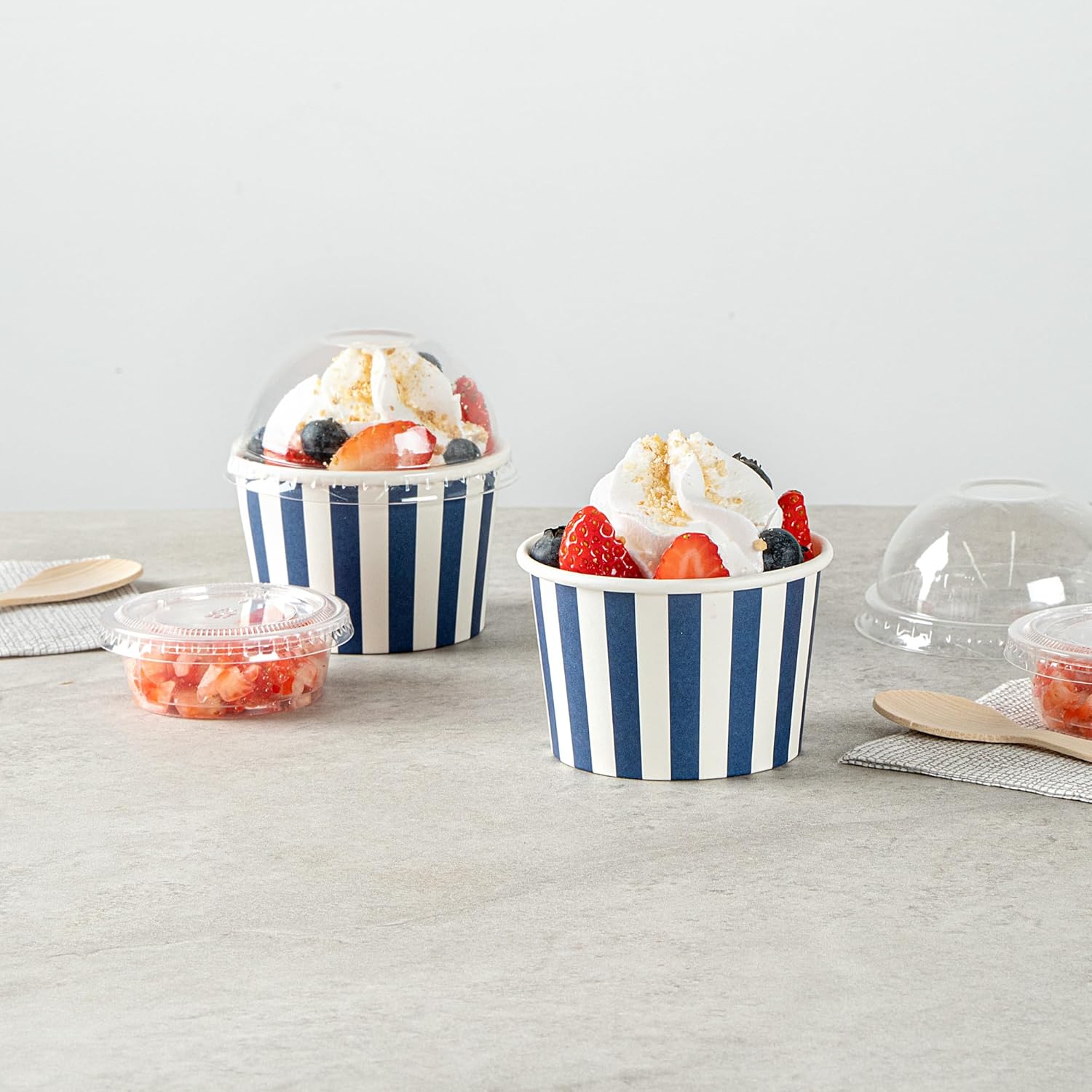 Restaurantware Coppetta 4-Ounce Dessert Cups, 200 Disposable Ice Cream Cups - Lids Sold Separately, Heavy-Duty, Blue And White Paper Frozen Yogurt Bowls, For Hot And Cold Foods