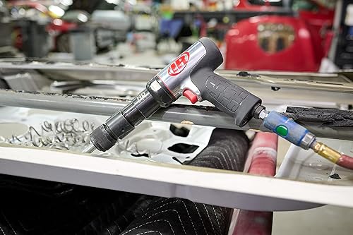 Miniatura 9 de Ingersoll Rand 135MAXK Martillo Neumático de Cambio Rápido con Reducción de Vibración, Juego de Cincel de 5 Piezas, 2,600 BPM, Carrera de 3