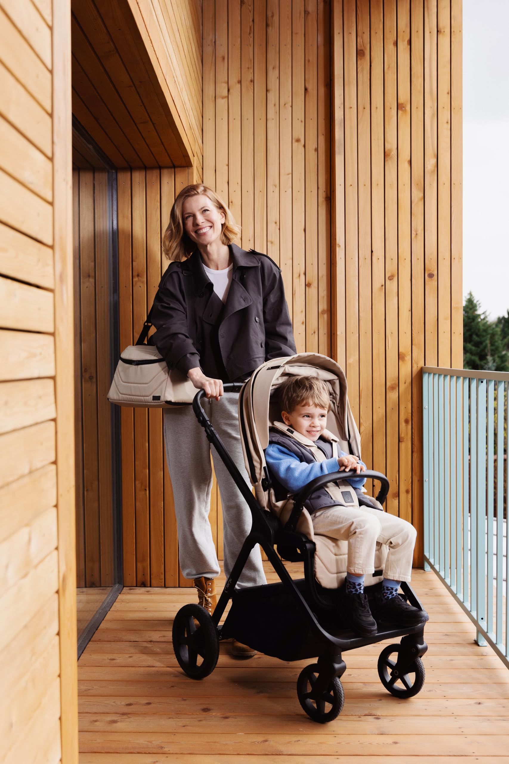 MoMi GISELLE Kombi-Kinderwagen 2 in 1 mit Buggy-Funktion, 5-Punkt-Sicherheitsgurt, ab dem 1. Lebenstag, bis 22 kg Körpergewicht (Buggy), Einkaufskorb, Matratze, Regenschutz und Wickeltasche