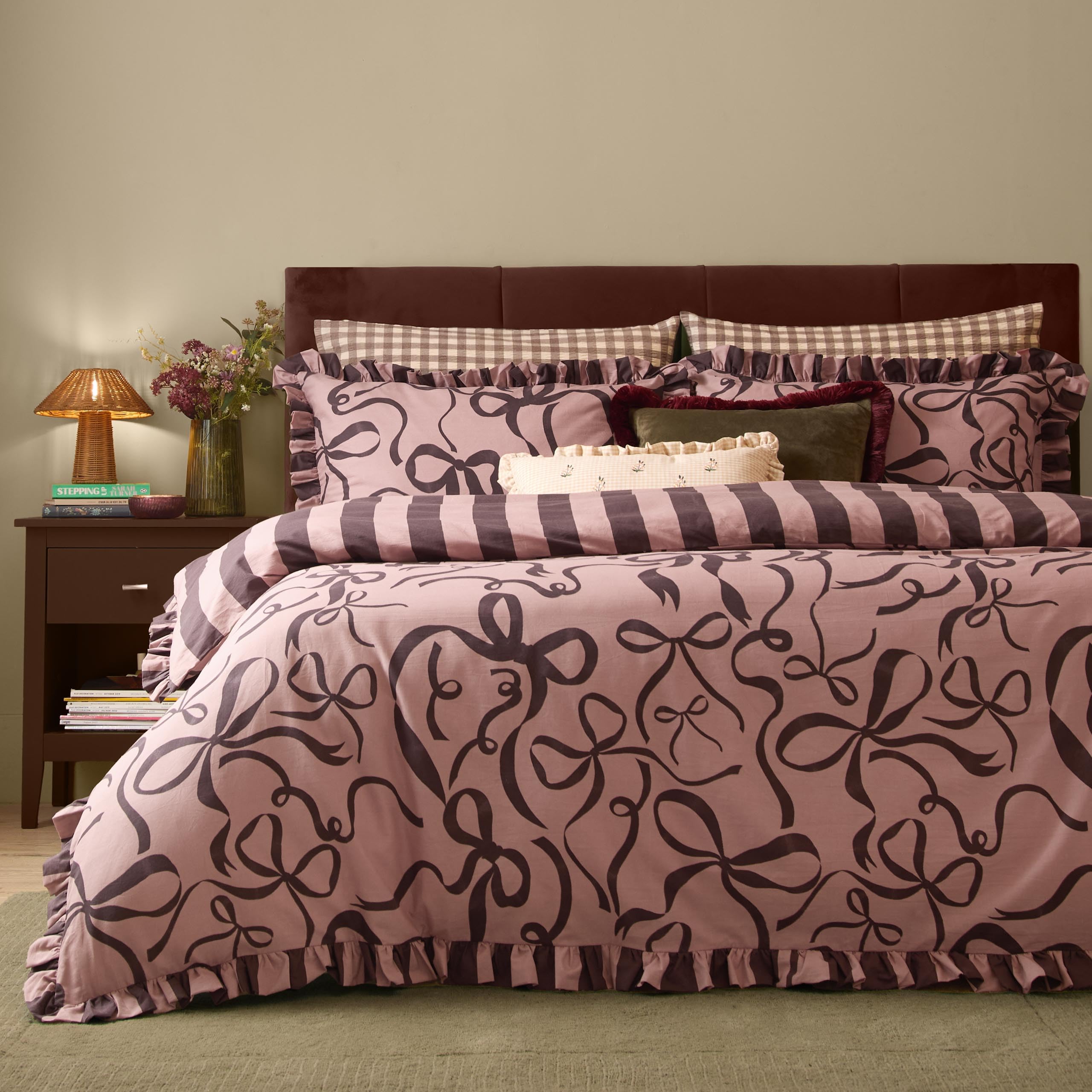 furn. La Vie En Bows Duvet Cover Set (Mocha - Double)