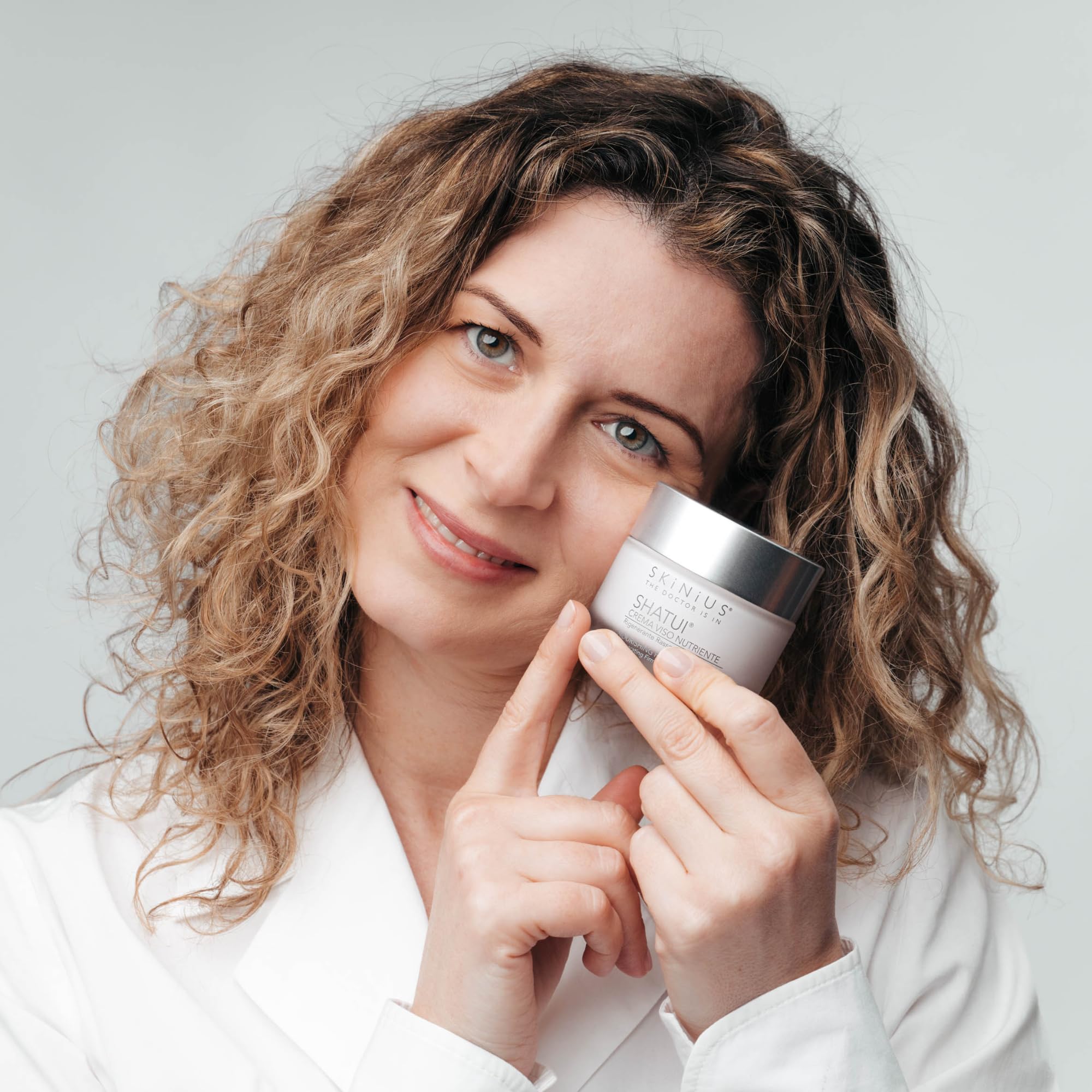 Skinius SHATUI Crema Viso con Acido Ialuronico, Vit E, Burro di Karité 20ml | Azione Rigenerante, Rassodante, Nutriente e Anti-Aging per Attenuare le Micro Rughe e Donare Tono alla Pelle
