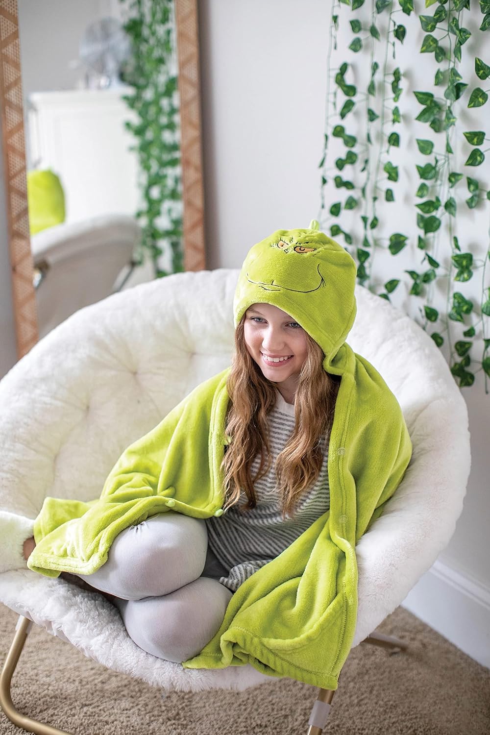Department 56 Snowpinions Snow Throw The Grinch Super Soft Fleece Hooded Blanket, 45 by 60 Inch, Green