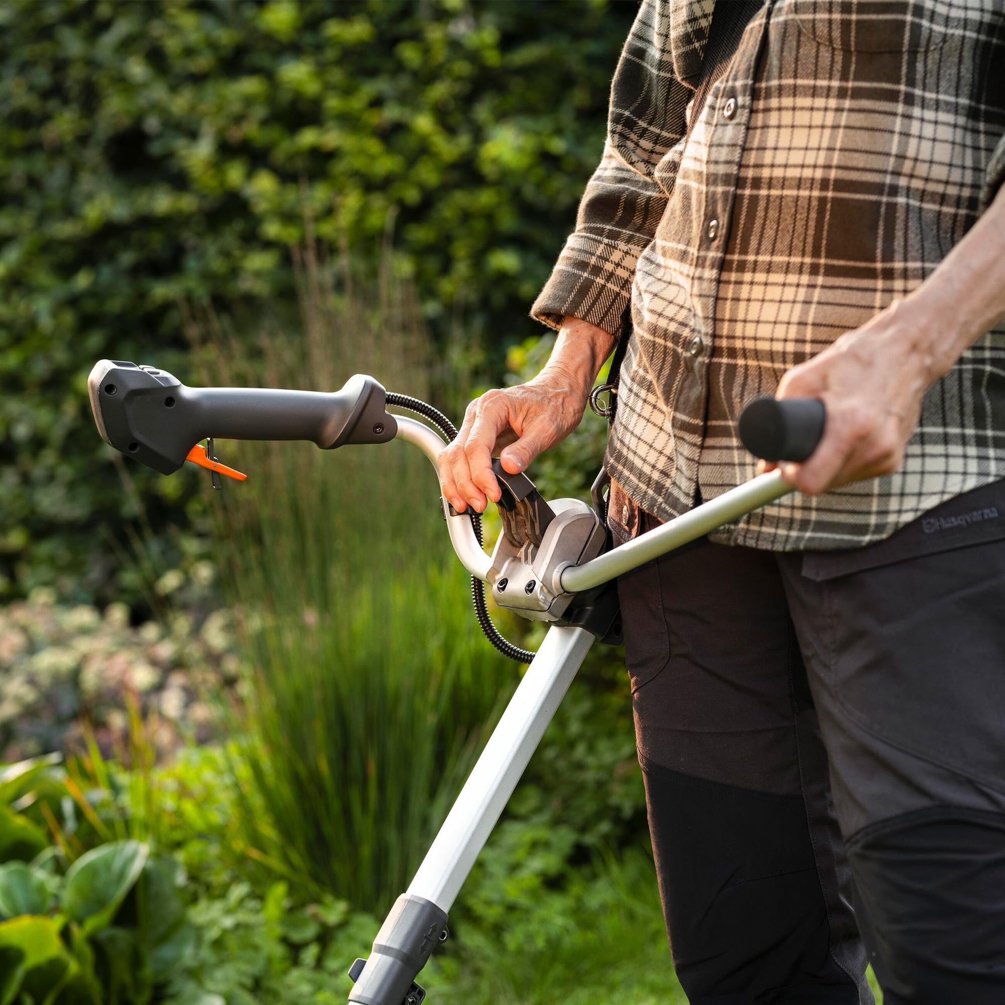 Husqvarna 220iR Podkaszarka Akumulatorowa | Podkaszarka 36V z silnikiem bezszczotkowym, tryb Boost, 36 cm