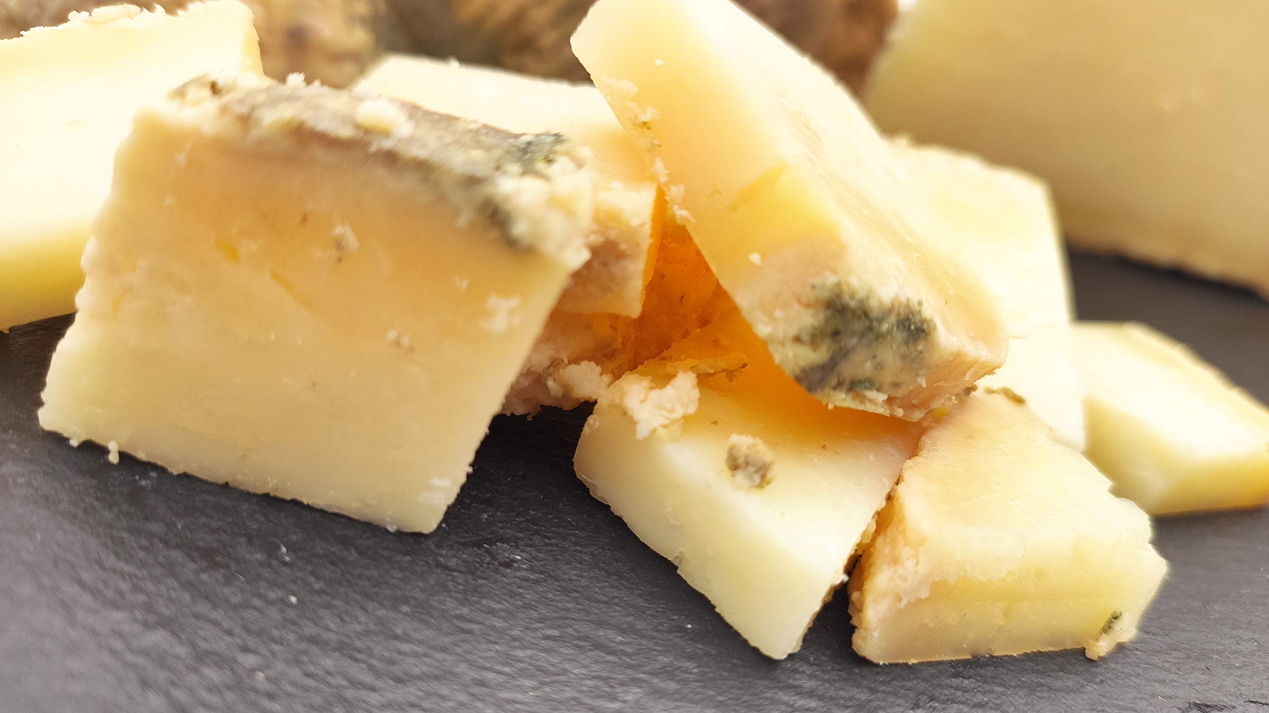 Caja gastronómica perfecta para Navidad 2022 "Norcino Farcito" Il Salumiere 1978, regalo con productos típicos italianos, cesta regalo gourmet perfecta para Navidad o cualquier otra ocasión