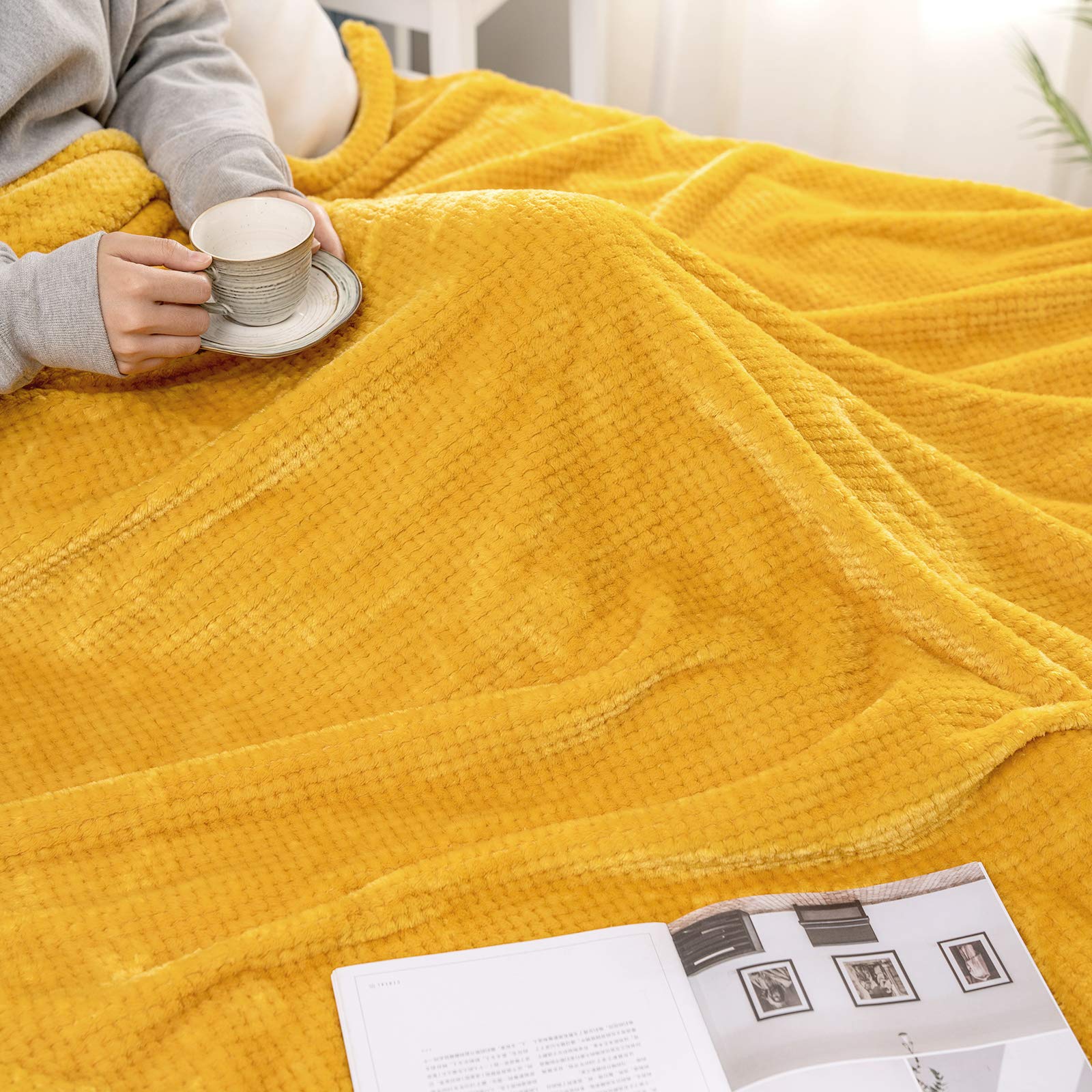 MIULEE Plaid d'hiver Couverture Jeté Flanelle en Motif Granulé 1 Pièce Très Doux Confortable Durable Chaud pour Canapé Sofa Chaise à Repos et Sieste 170X210CM Orange
