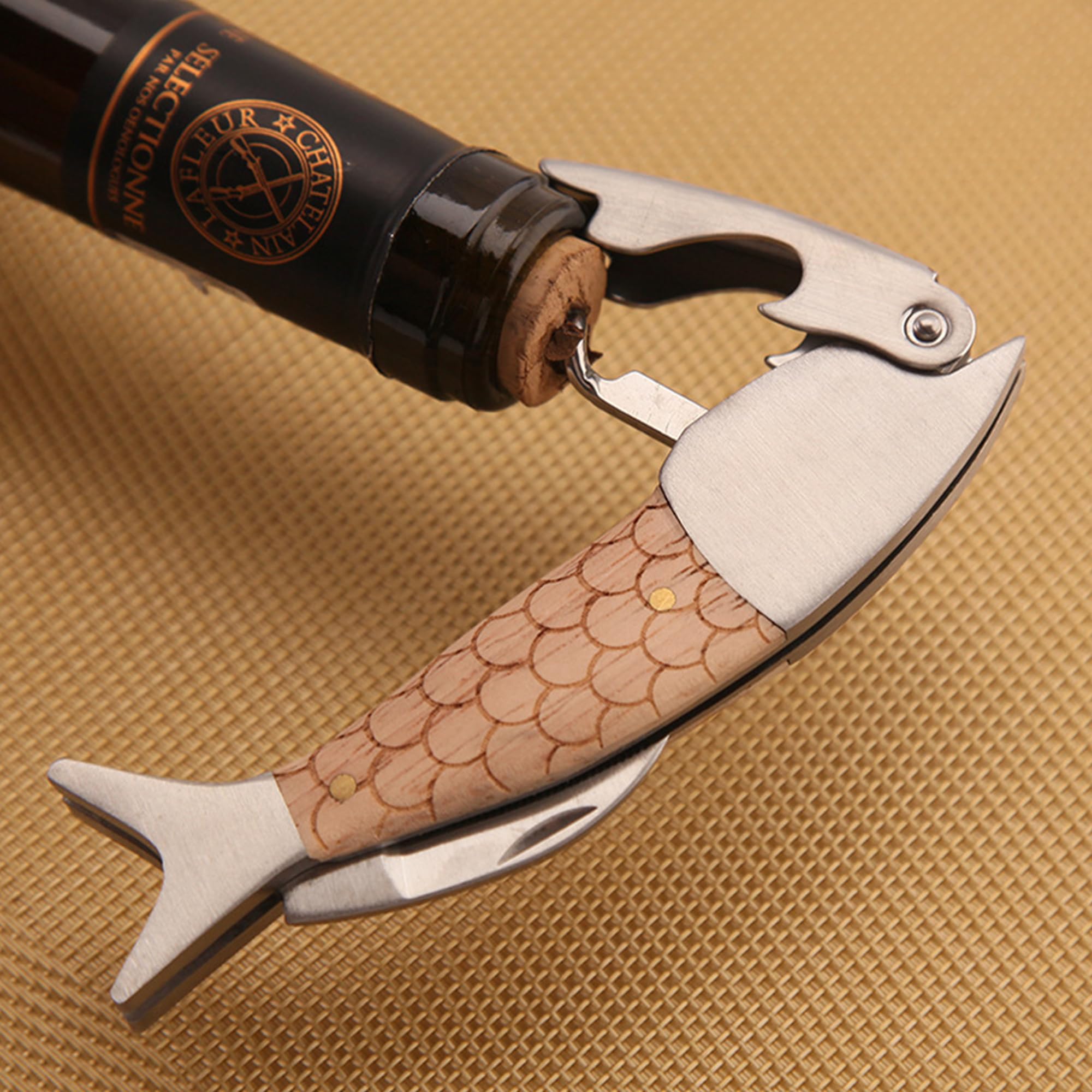 Amazon.co.jp: バスフィッシュワインオープナー、ユニークな魚の形を