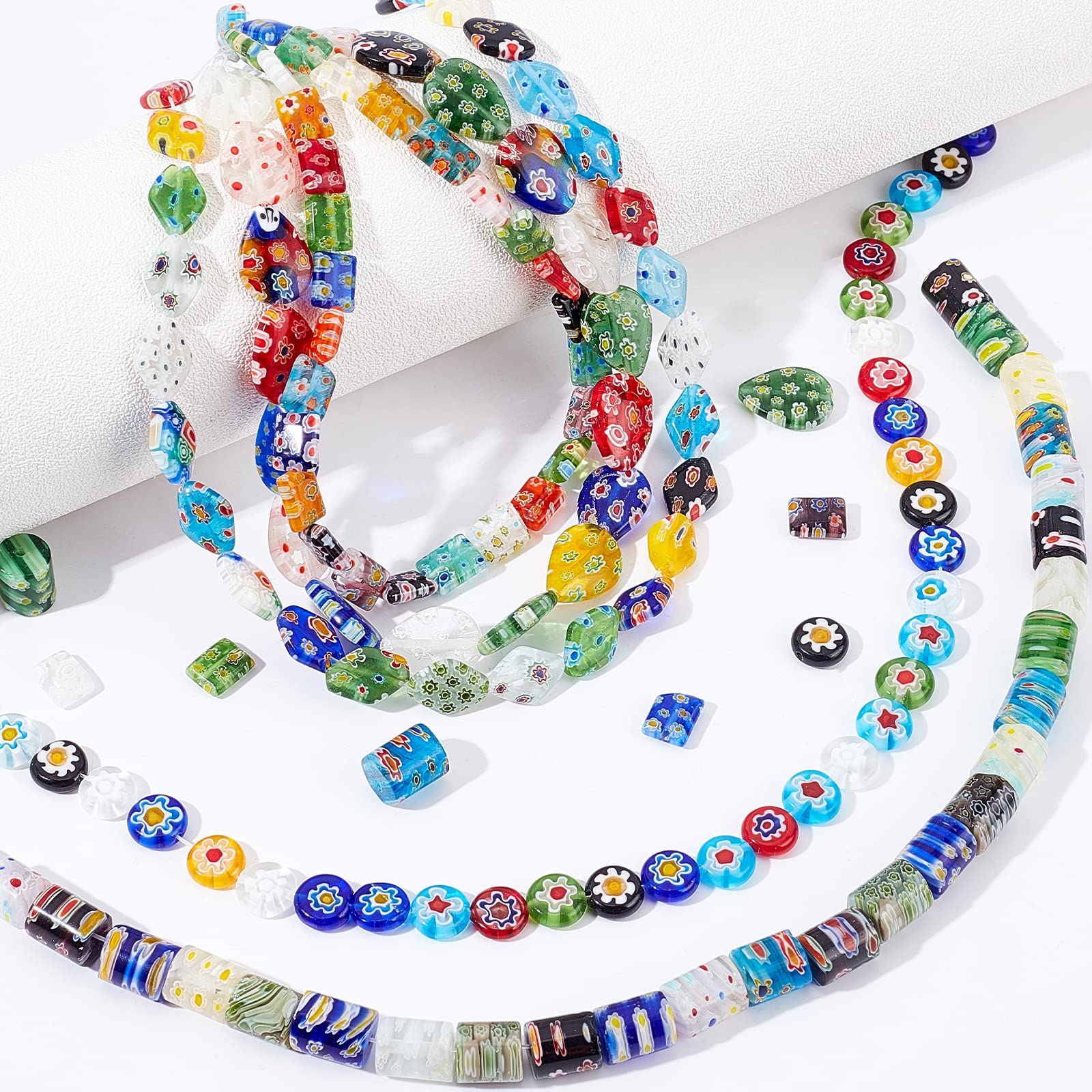 OLYCRAFT 156 fili di perline in vetro Millefiori fatte a mano, distanziatori di colori misti e perline in vetro lavorato a lume per la creazione di gioielli, 5 stili