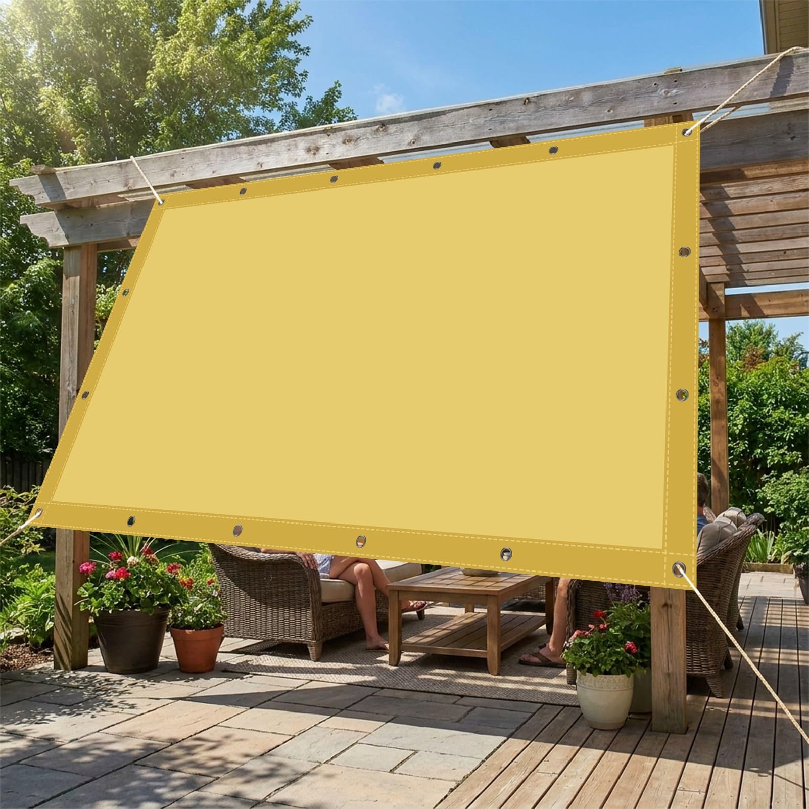 Toile d'ombrage imperméable contre la chaleur du soleil dans le jardin