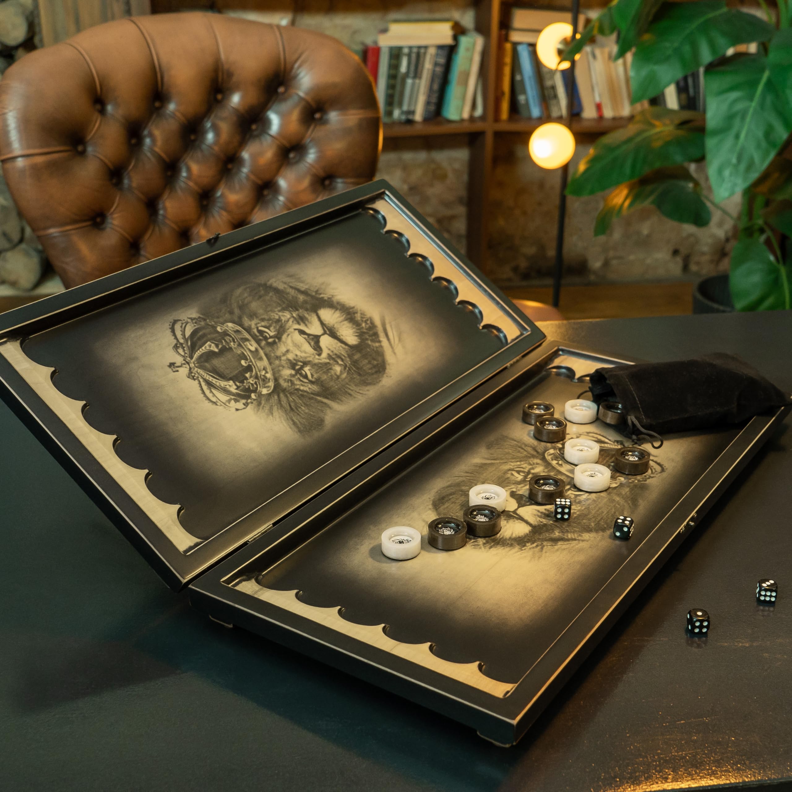 Premium Backgammon drewniany z wzorem lwa i kamieniami do zabawy z żywicy epoksydowej, ręcznie wykonana gra w backgammon, wysokiej jakości walizka z drewna z kamieniami do zabawy