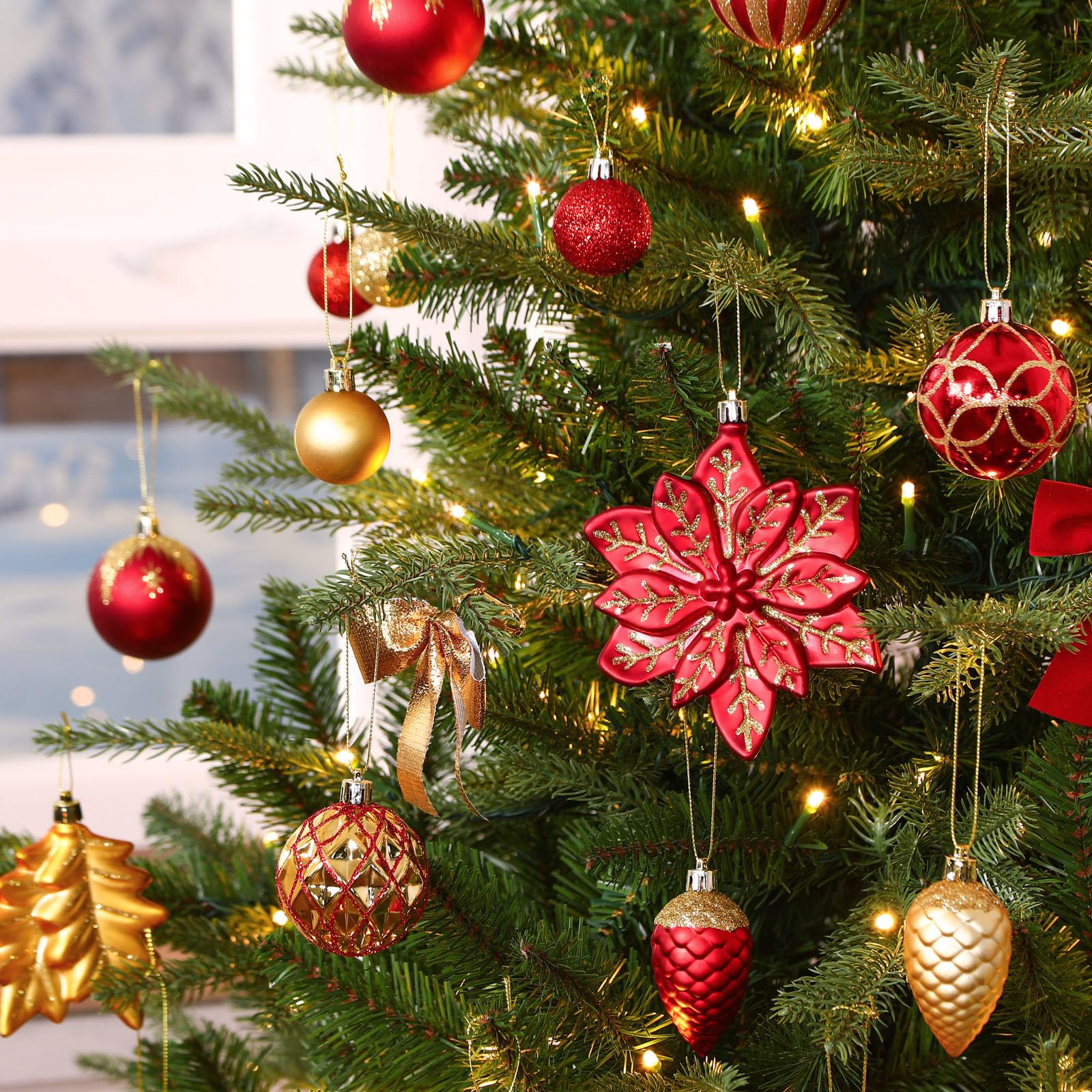 SHareconn 2025 Nuovo set di ornamenti di 106pcs Baubles di Natale, Baubles decorativi di plastica infrangibile per decorazioni dell'albero di Natale, Rosso rubino E Oro