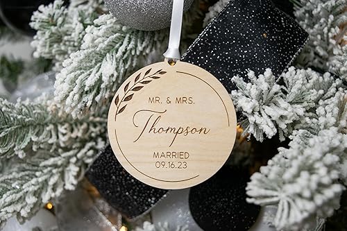 Miniatura 7 de MrandMrsChristmasOrnament, Personalized WeddingOrnaments, PersonalizedWeddingGifts, NewlywedChristmasOrnament, Wedding Ornament,