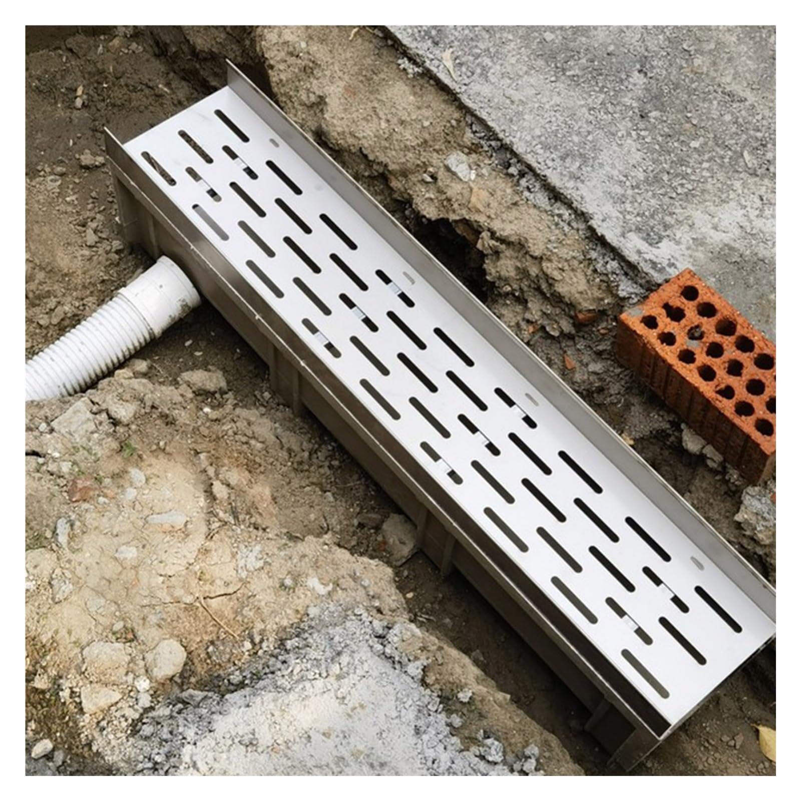 Fossé de drainage paysager en résine avec couvercle en acier inox