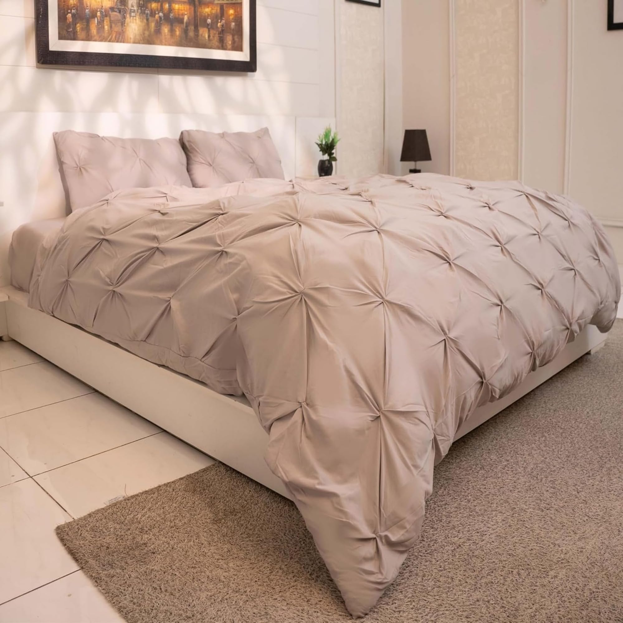 Q&H Super King Duvet Cover Set Pillow Pair Cases - Soft Polyester Microfiber Breathable & Washable Comforter Sets - Ultra Soft Comfy Quilt Cover Pintuck Design (Silver, Super King 260x220cm)