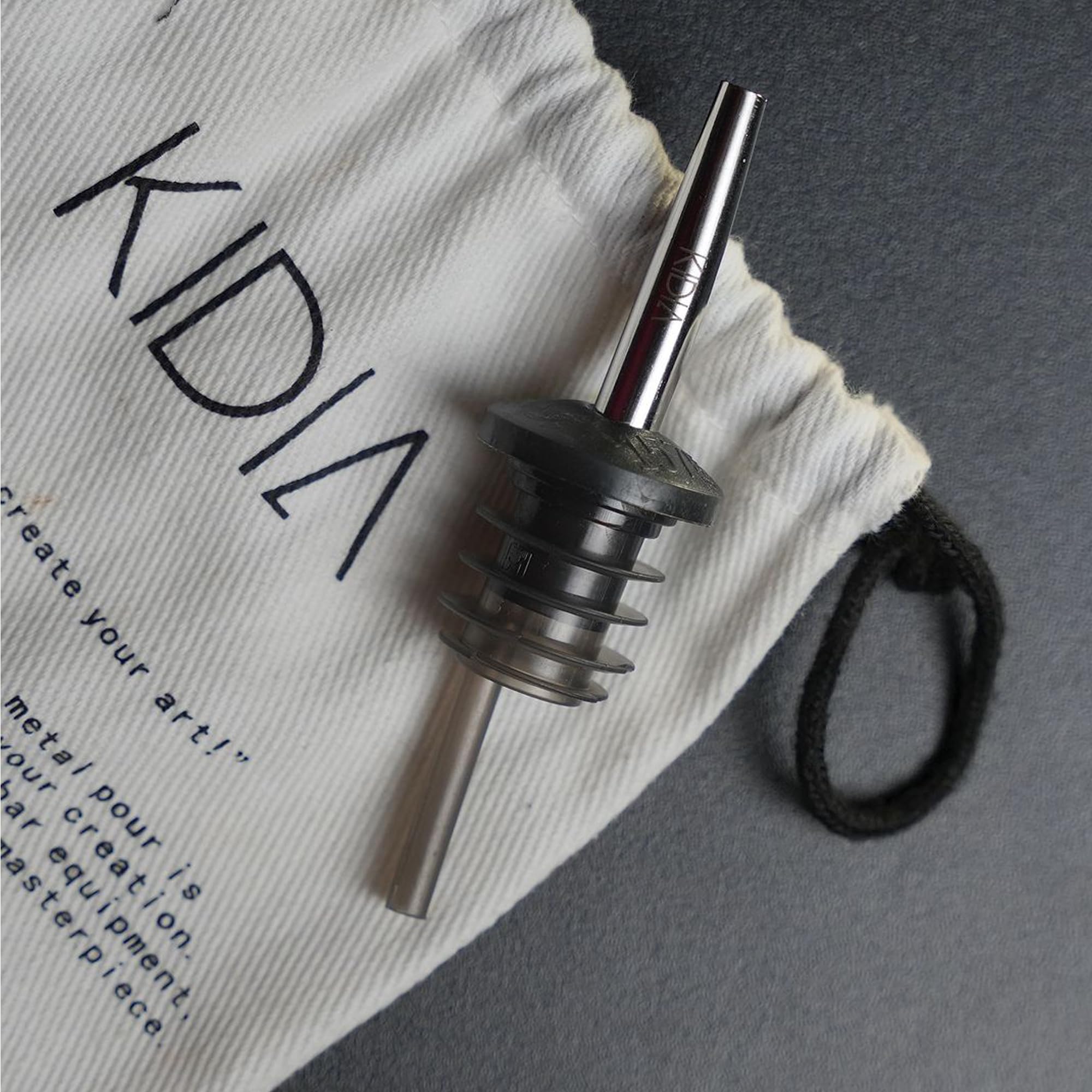 Kidia Metal Pour – Kit 10 Versatori Acciaio Inox - Tappi Universali con Guarnizione in Gomma, Flusso Calibrato 157 BPM, Lavabili in Lavastoviglie | Cocktail Set Barman/Bartender | (1, Classic)